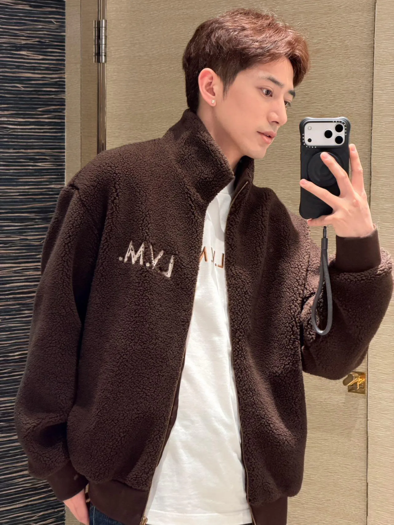 Куртки И Пуховики Женские Louis Vuitton 1512560