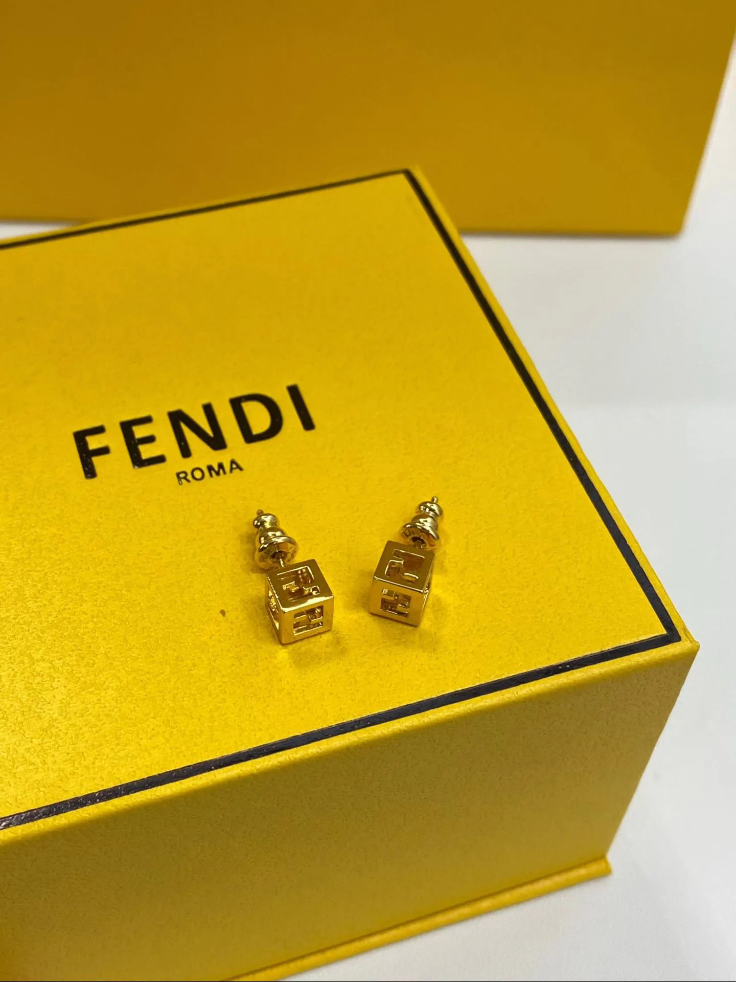 Бижутерия Fendi 18123182