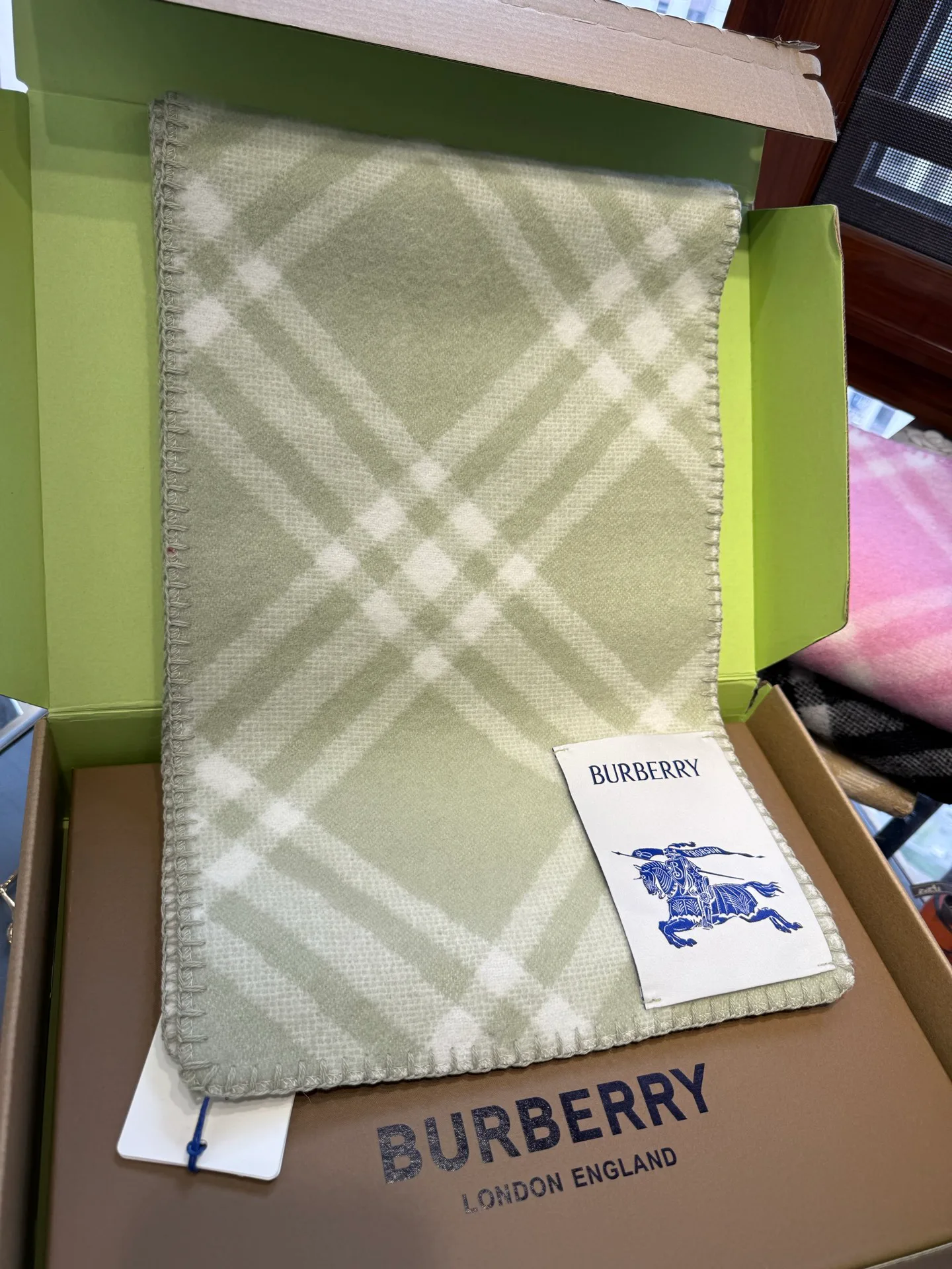 Шарфы Burberry 3874284