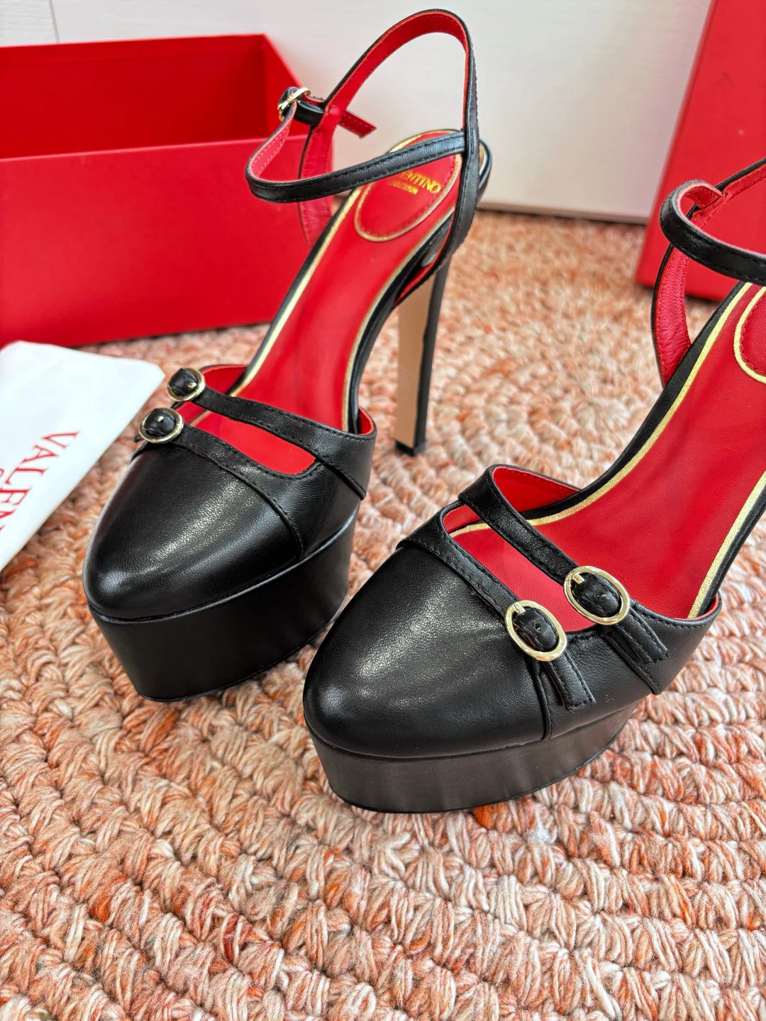 Босоножки Женские Valentino 11479967