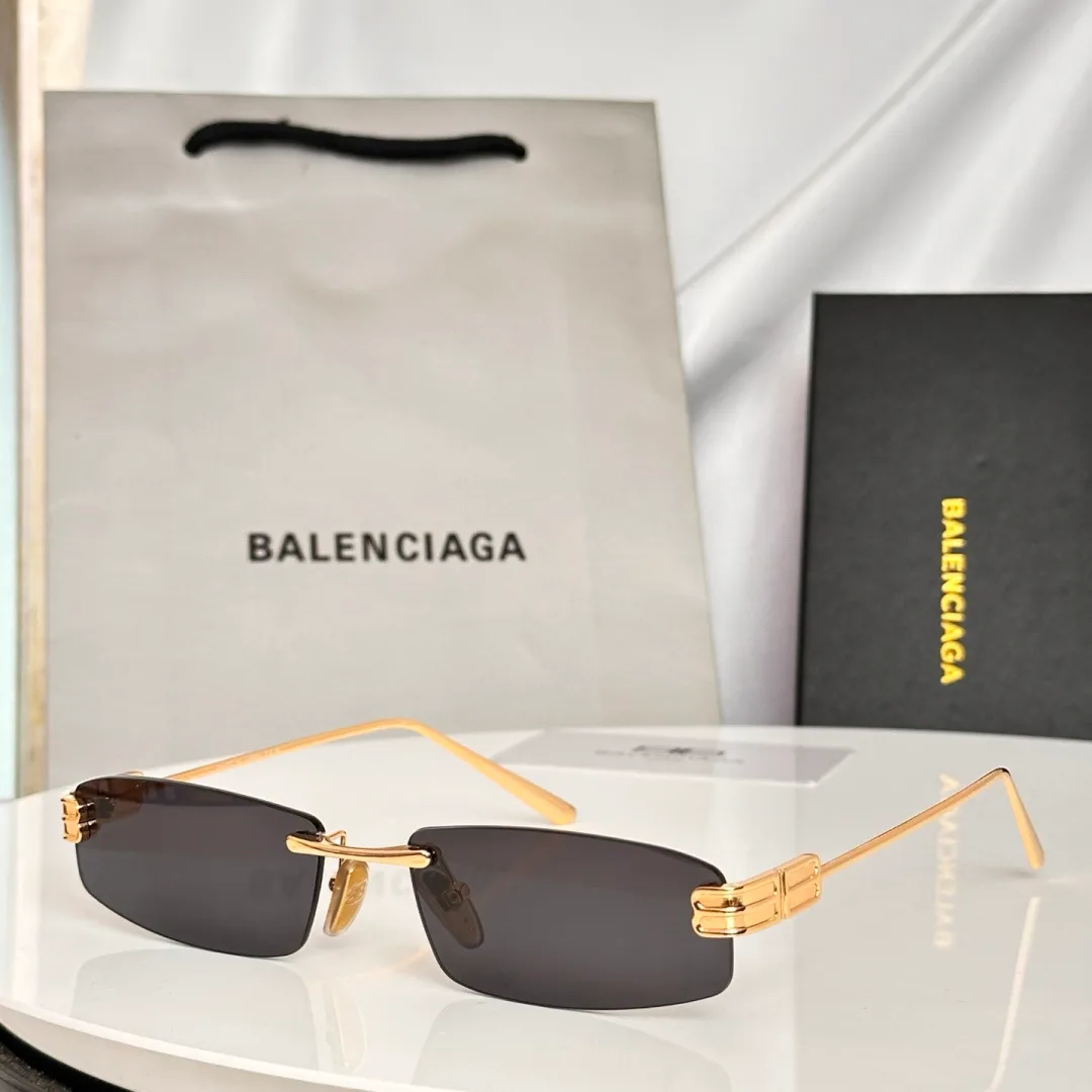 Очки Balenciaga 17546255