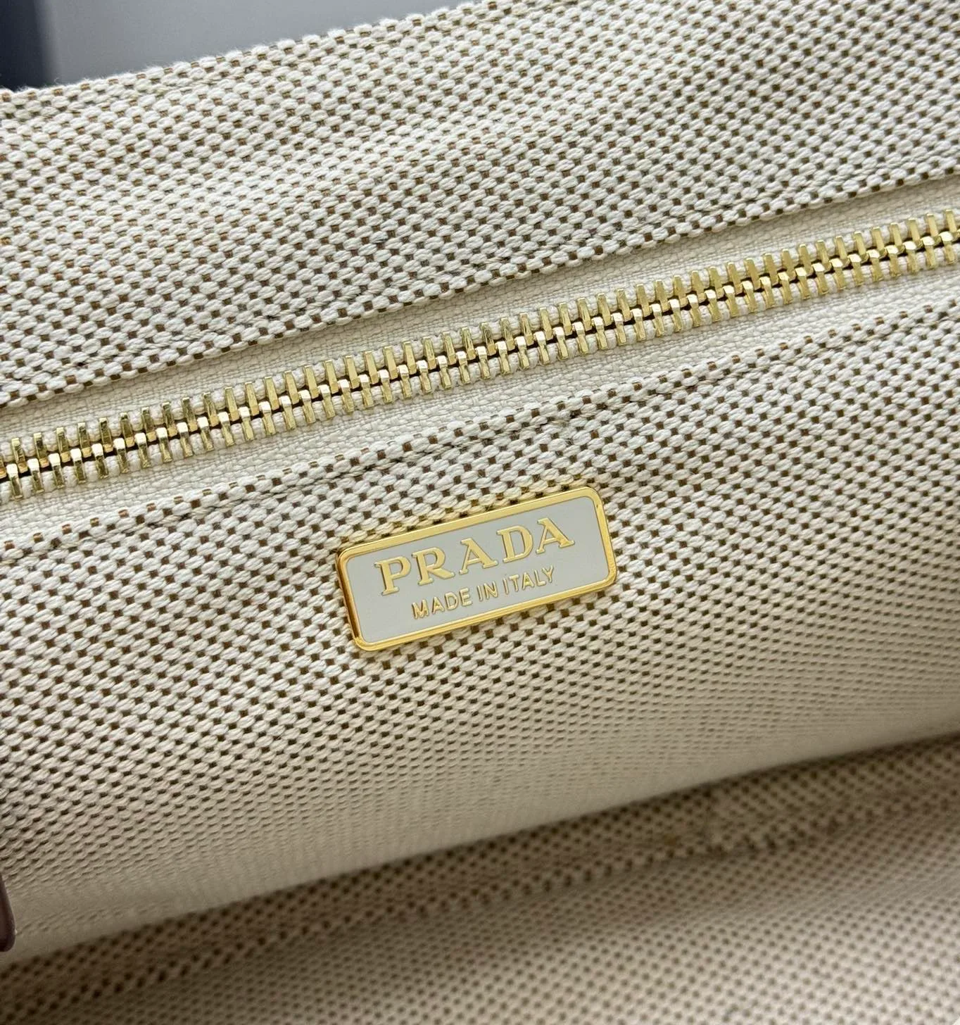 Сумки На Ремне Женские Prada 11164963