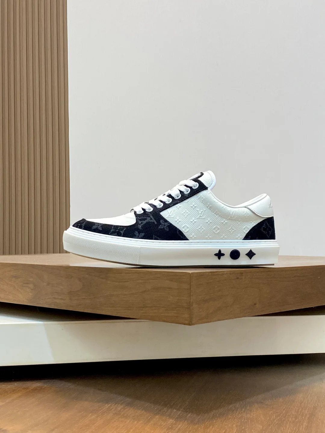 Кроссовки Мужские Louis Vuitton 17934207