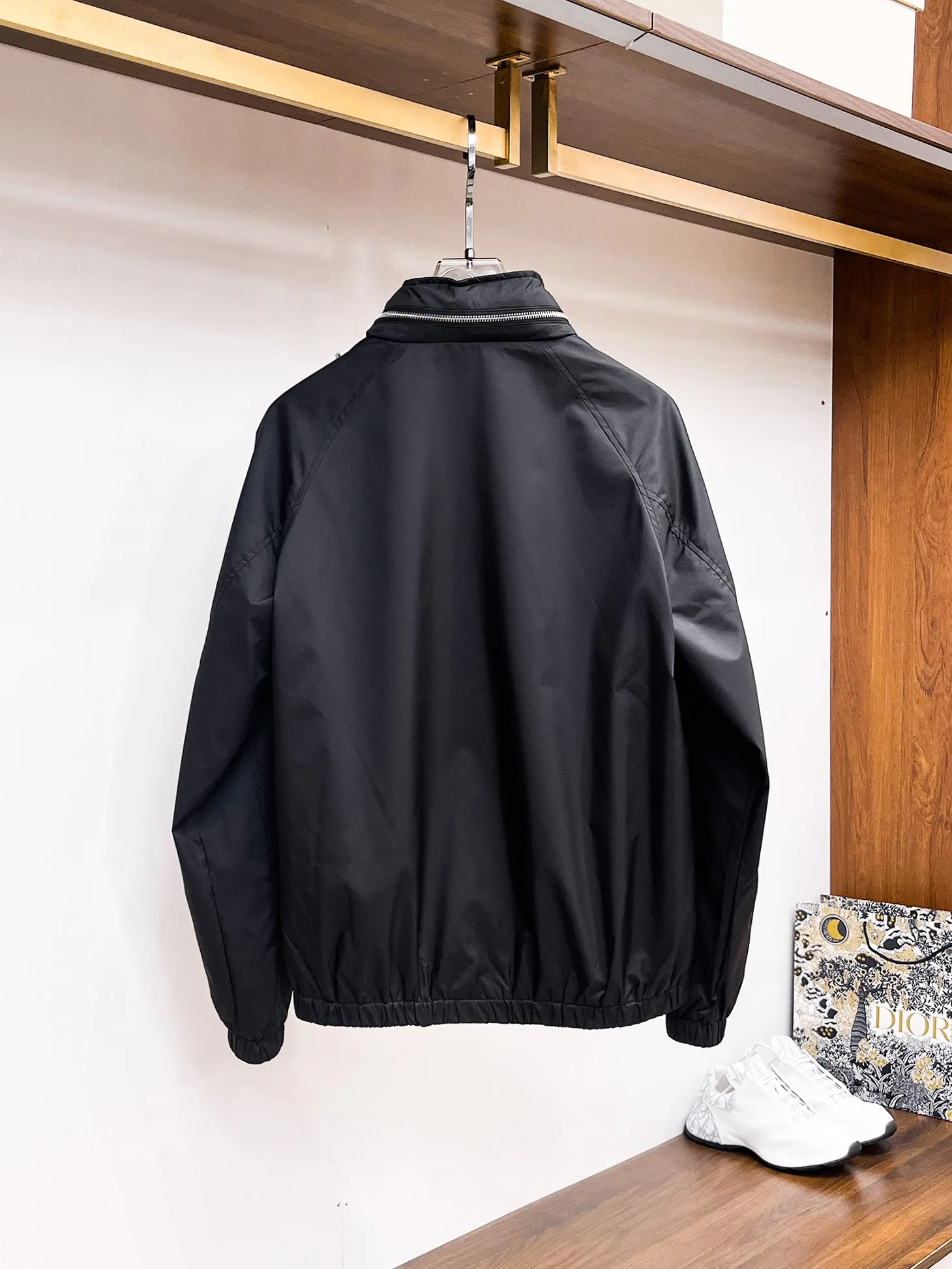 Куртки И Пуховики Мужские Moncler 18197234