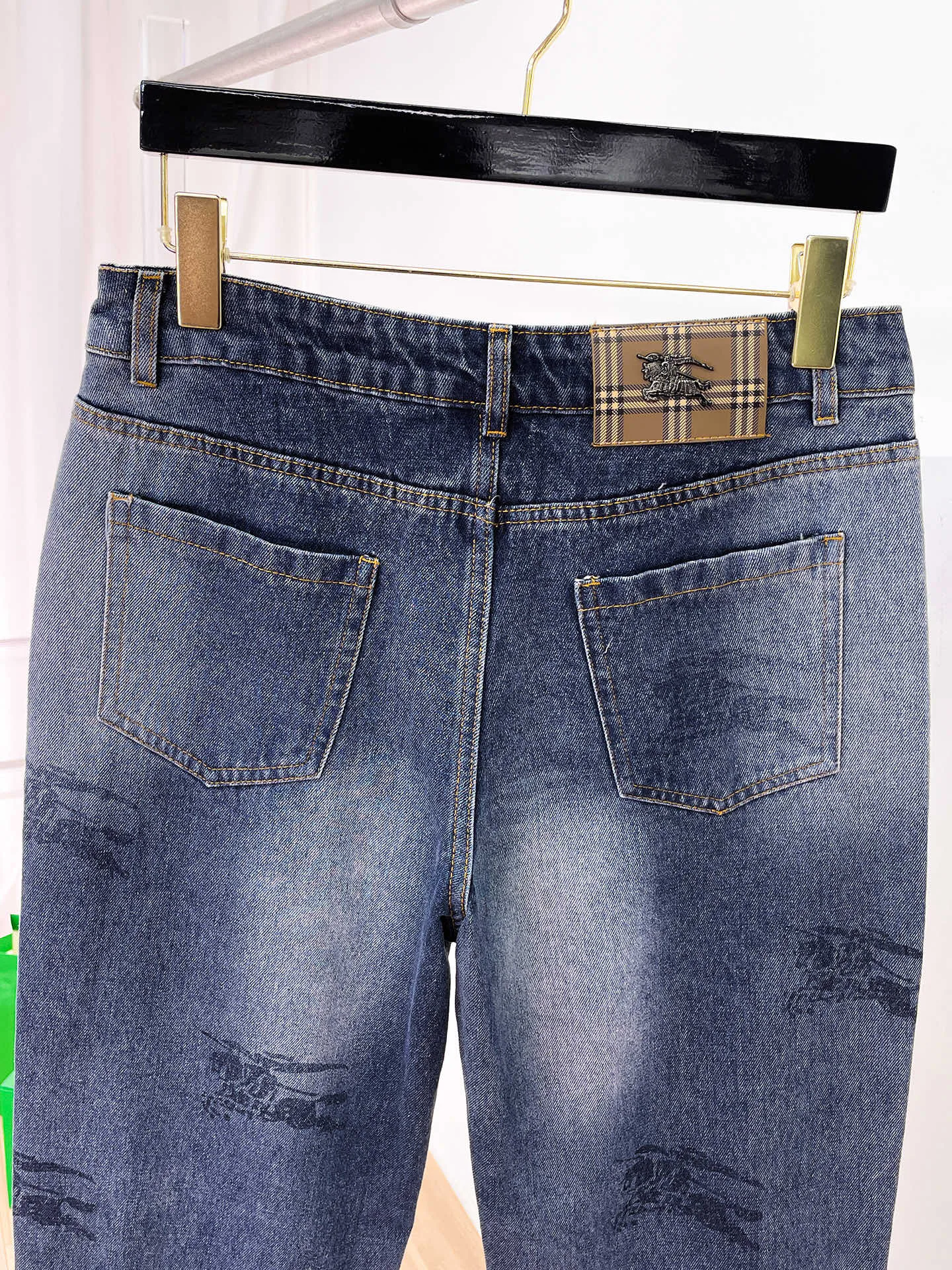 Джинсы Мужские Burberry 18499659