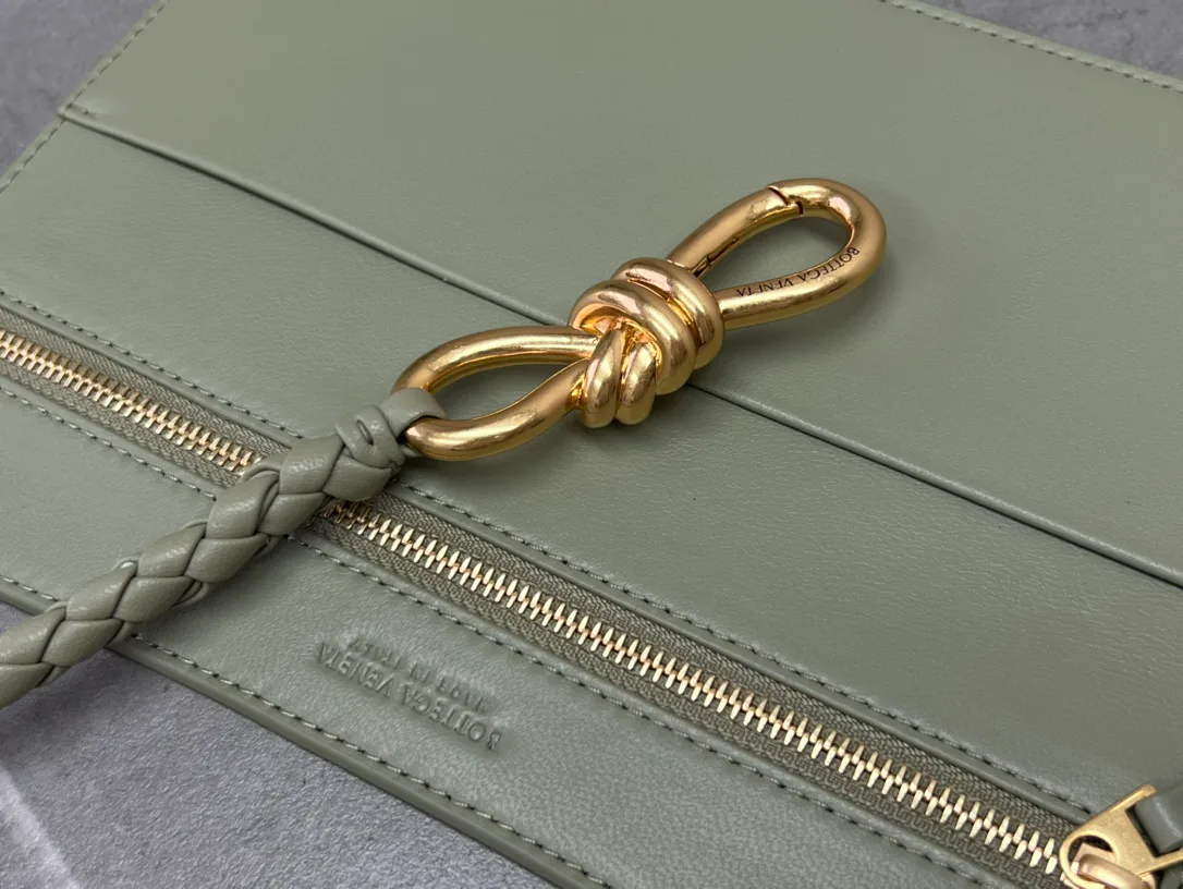 Сумки На Ремне Женские Bottega Veneta 5037576