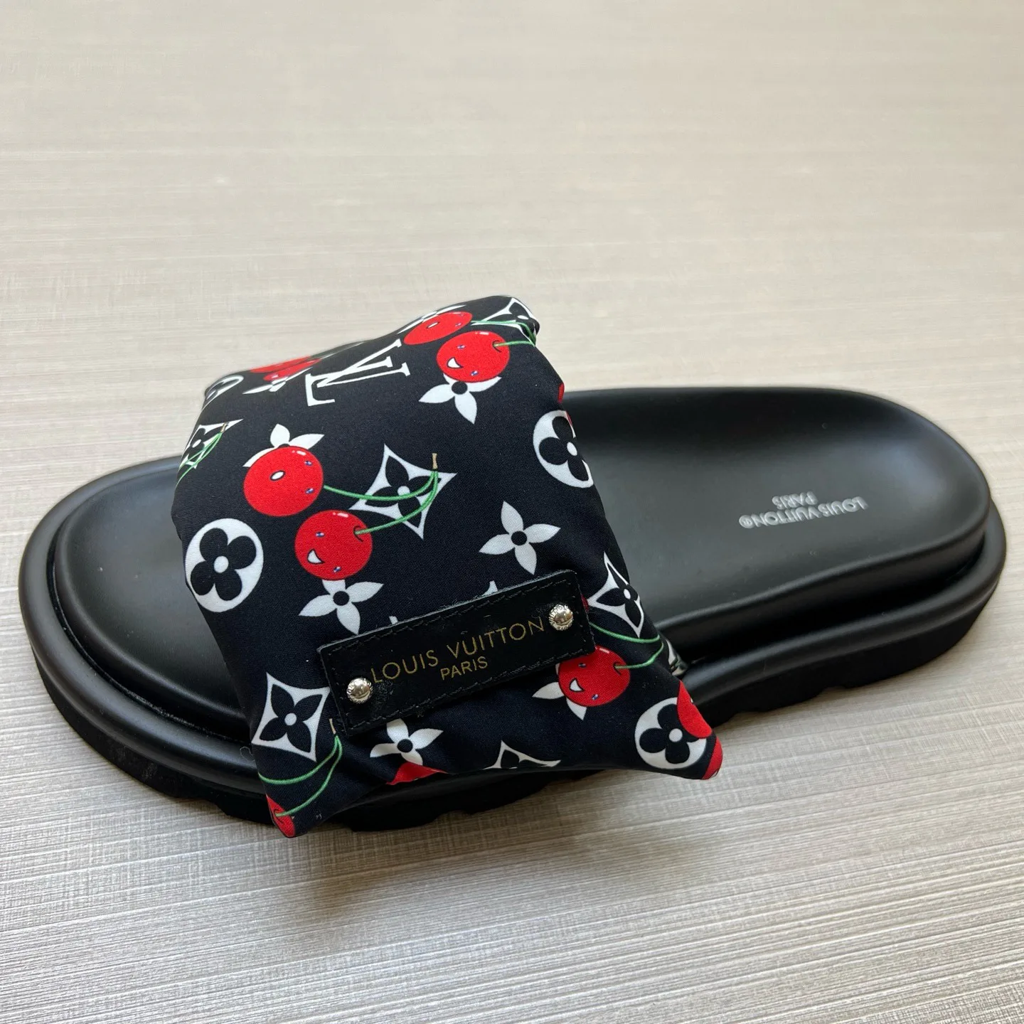 Шлепанцы Женские Louis Vuitton 9801573