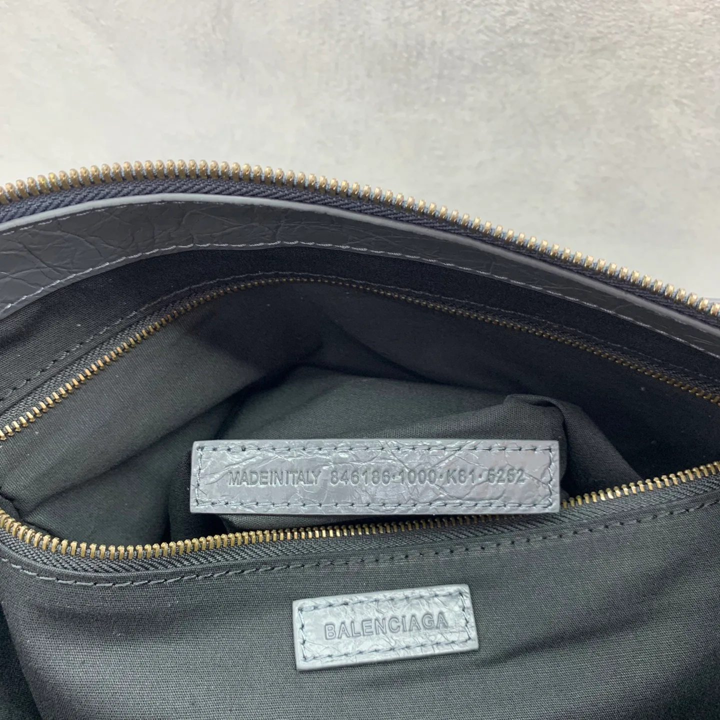 Сумки На Ремне Женские Balenciaga 17419151
