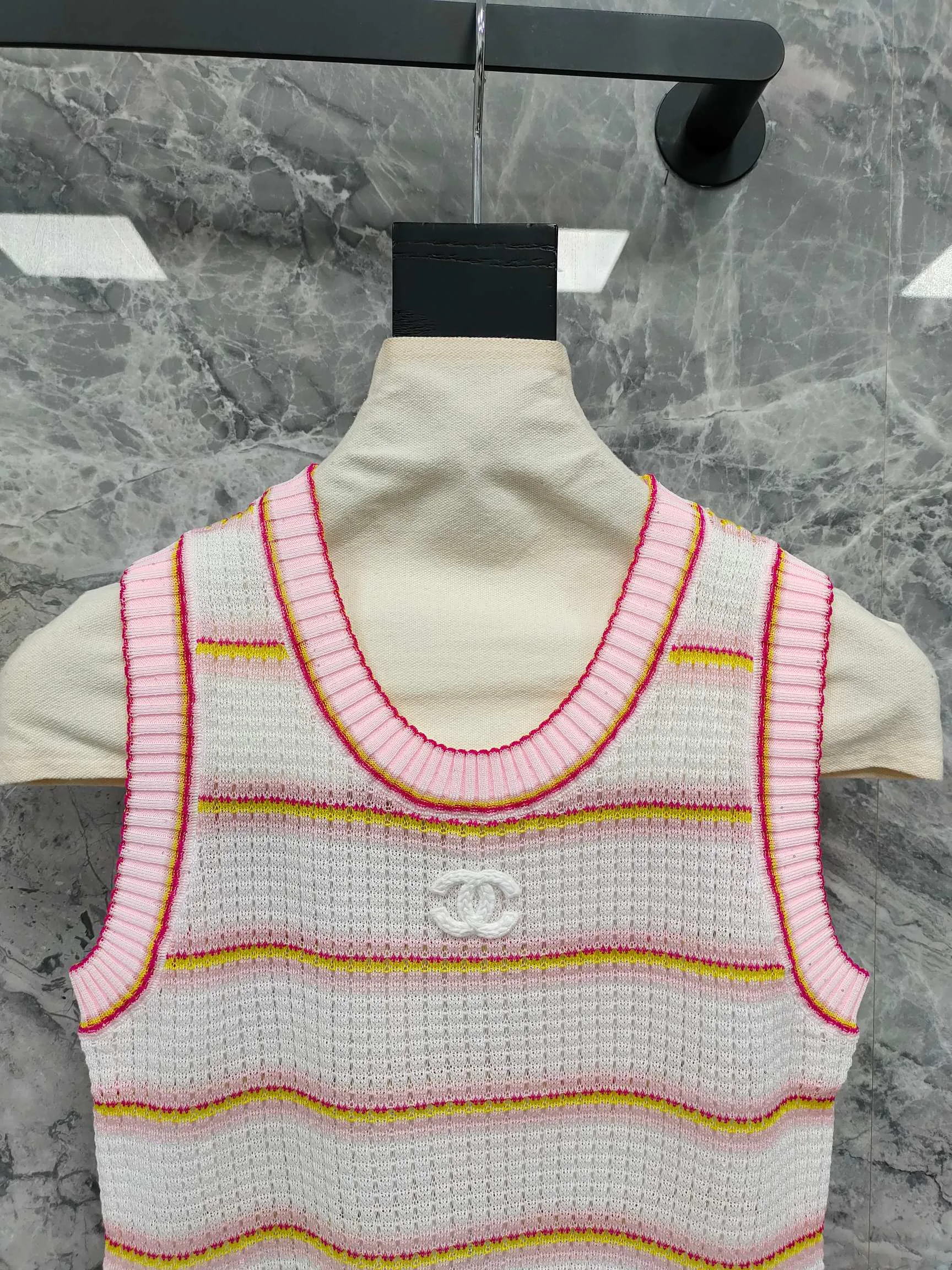 Жилеты Женские Chanel 12609603
