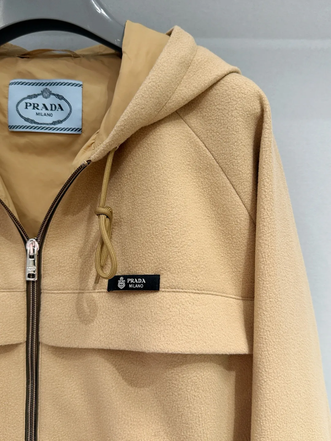 Куртки И Пуховики Женские Prada 1523643
