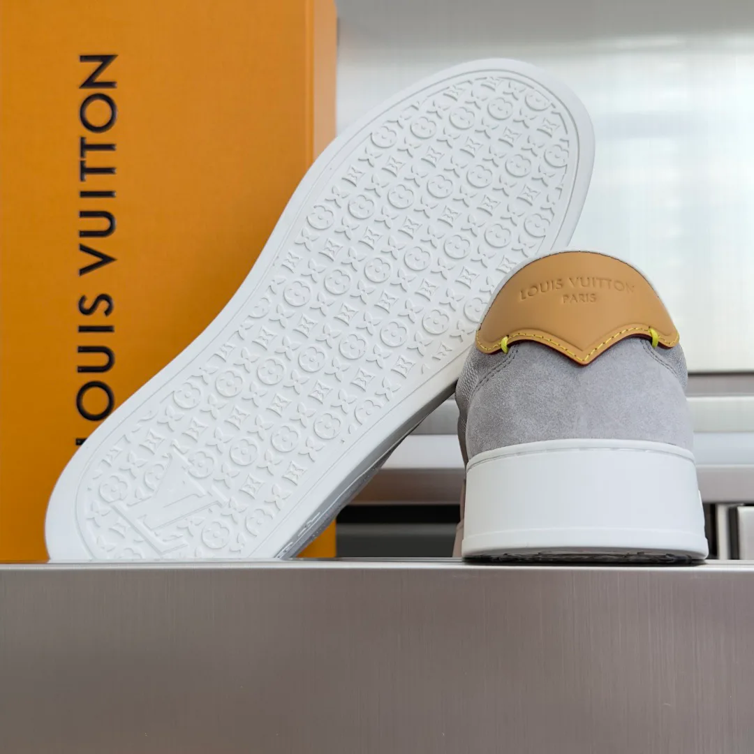 Кроссовки Женские Louis Vuitton 17950381