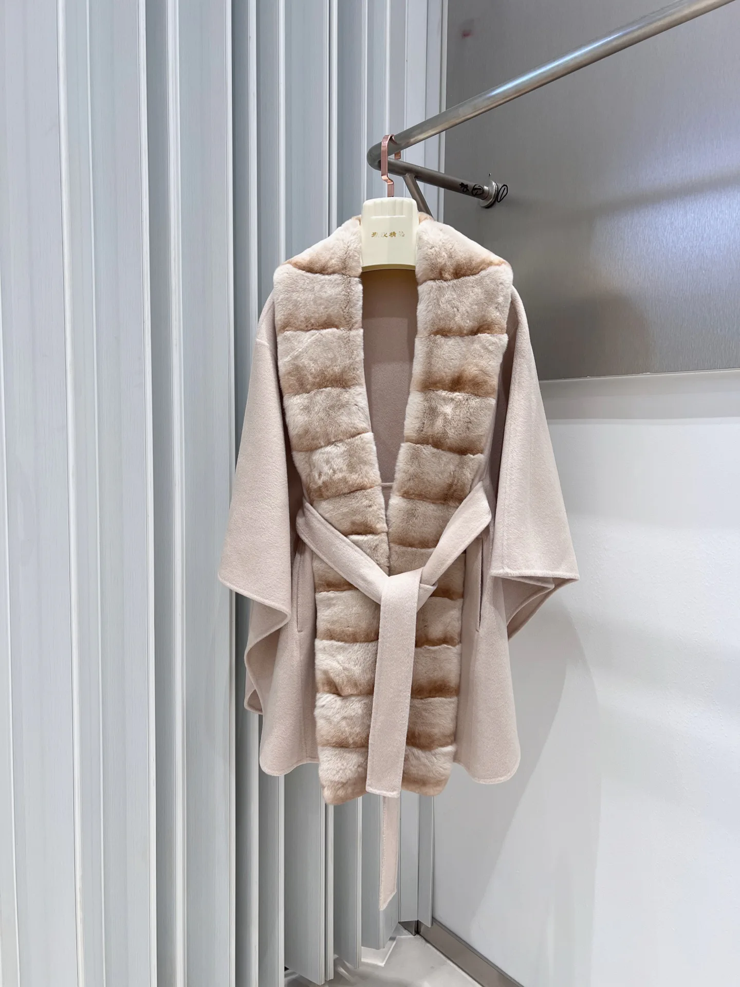 Пальто Женские Loro Piana 18734829