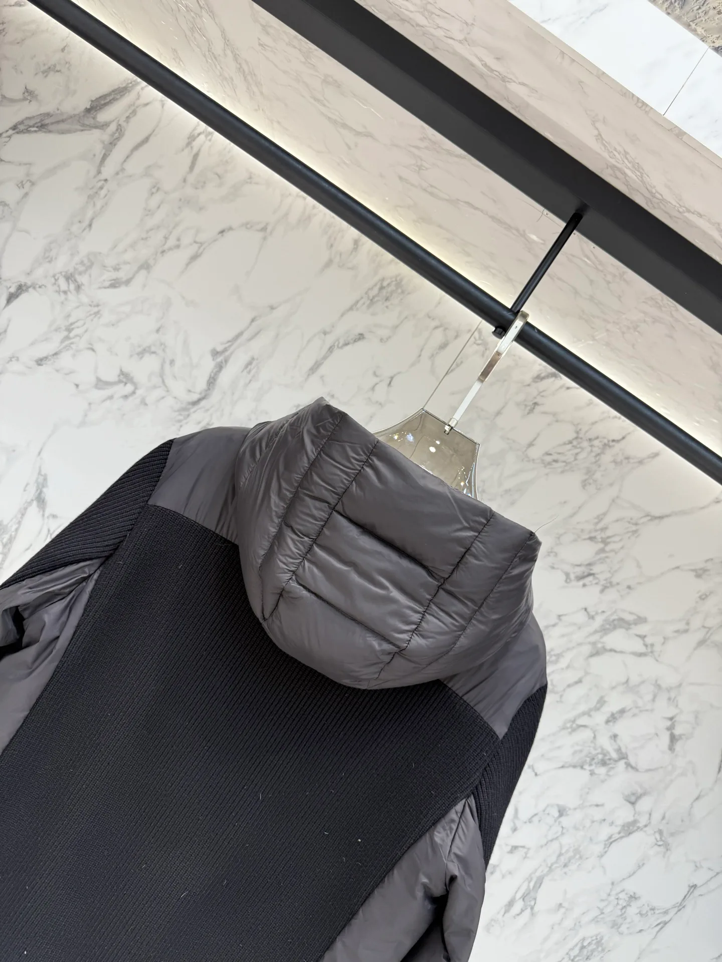 Куртки И Пуховики Мужские Moncler 18236931