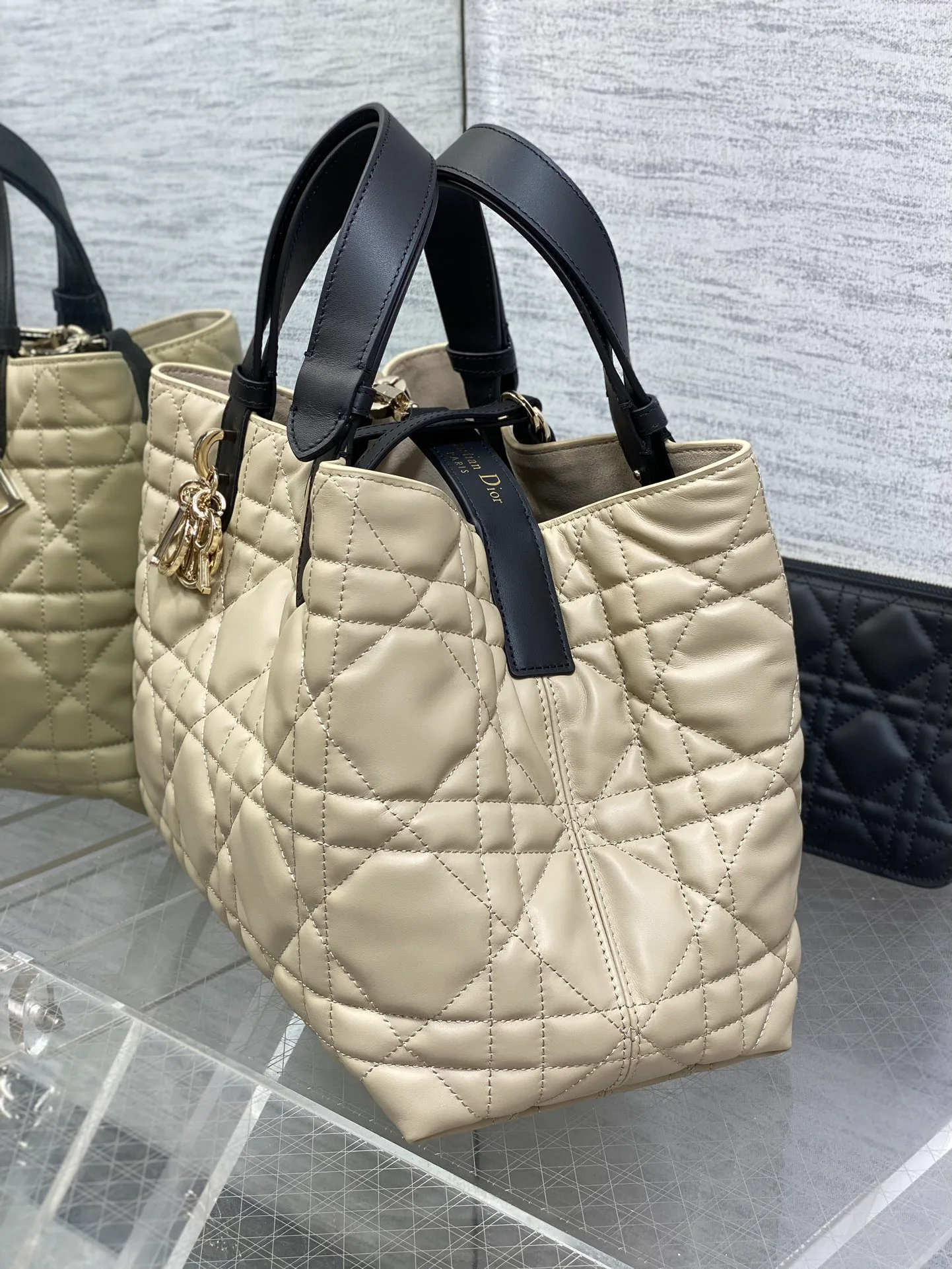 Классические Сумки Женские Christian Dior 11562689