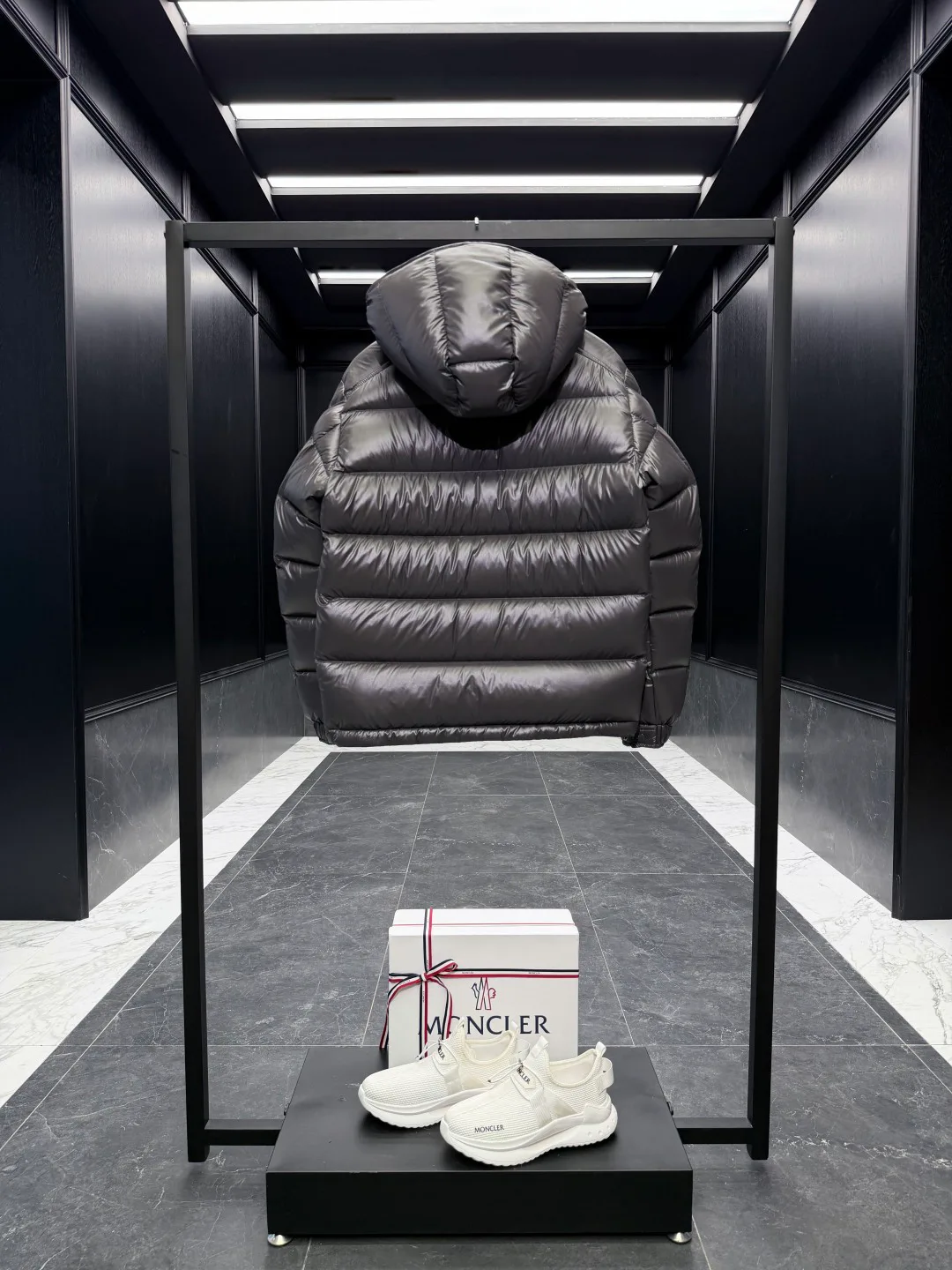 Куртки И Пуховики Мужские Moncler 1694331