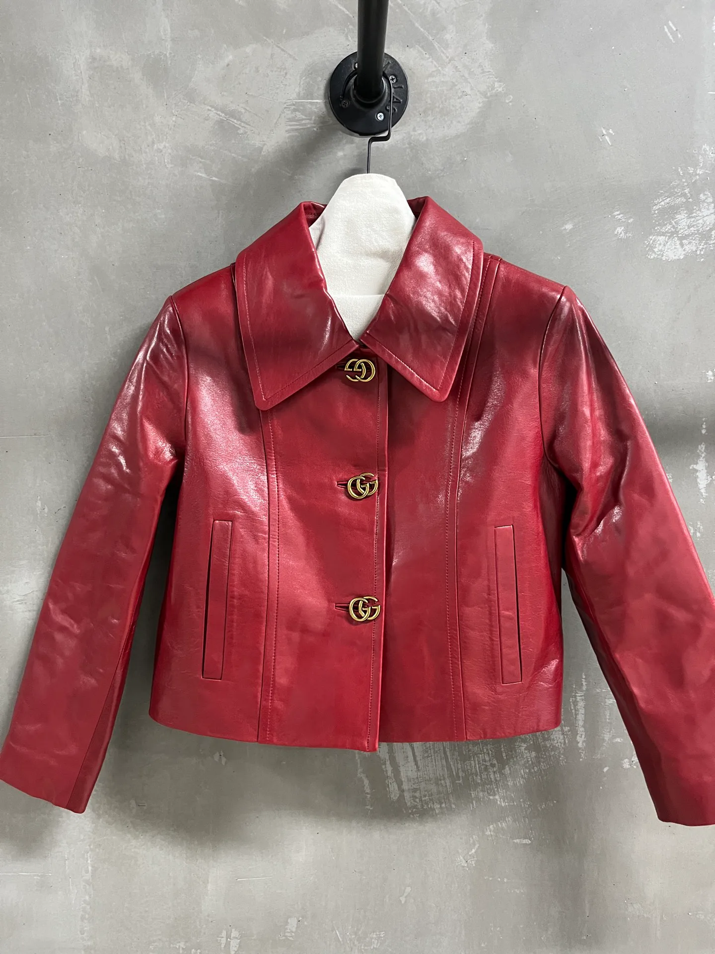 Кожаные Куртки И Дублёнки Женские Gucci 18172648