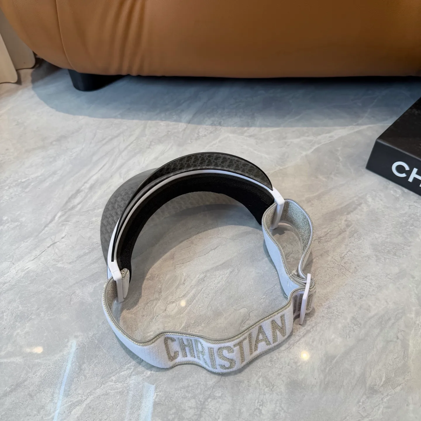 Головные Уборы Christian Dior 13294391