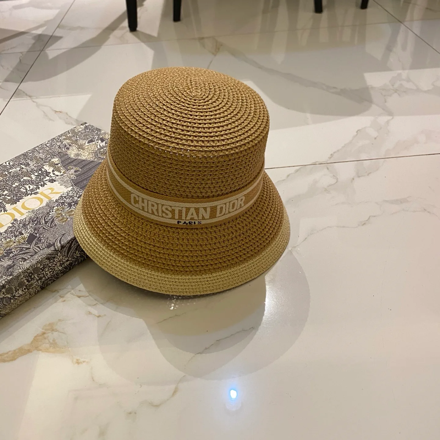 Головные Уборы Christian Dior 17498277