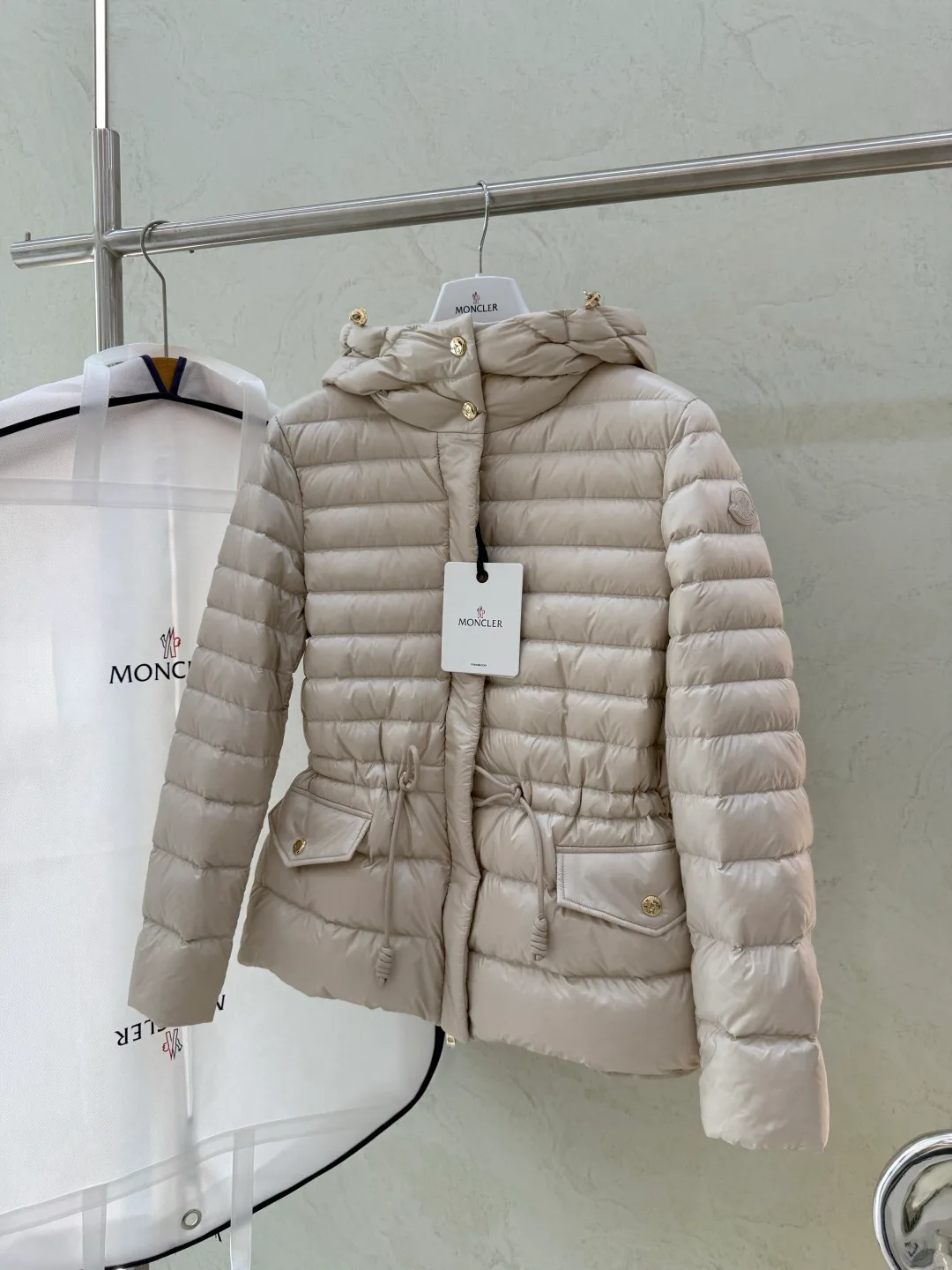 Куртки И Пуховики Женские Moncler 18043552