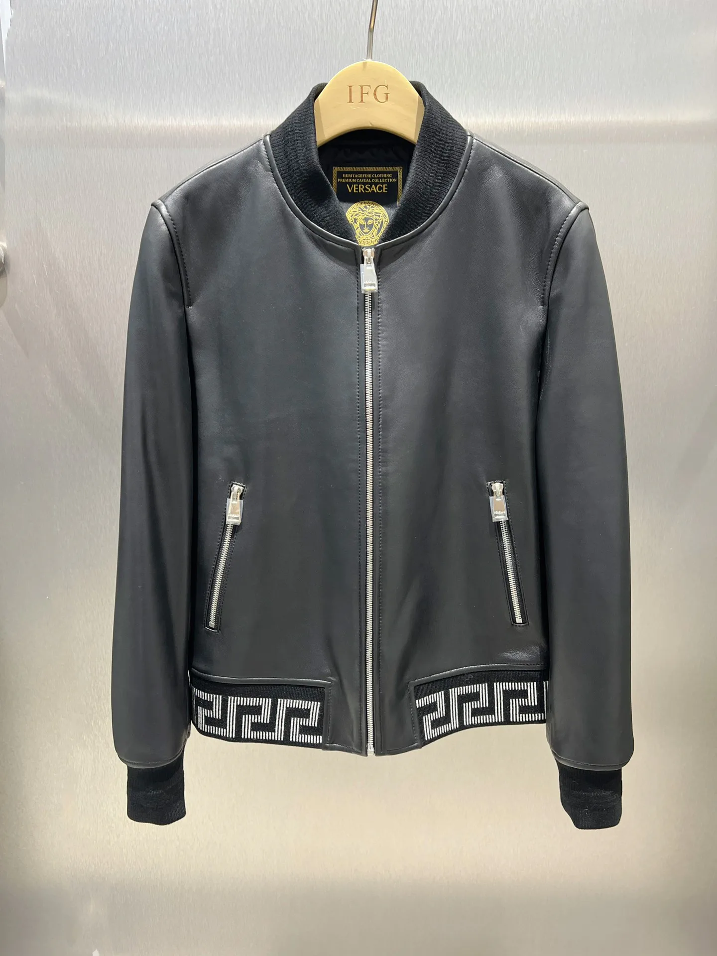 Кожаные Куртки И Дублёнки Мужские Versace 25092