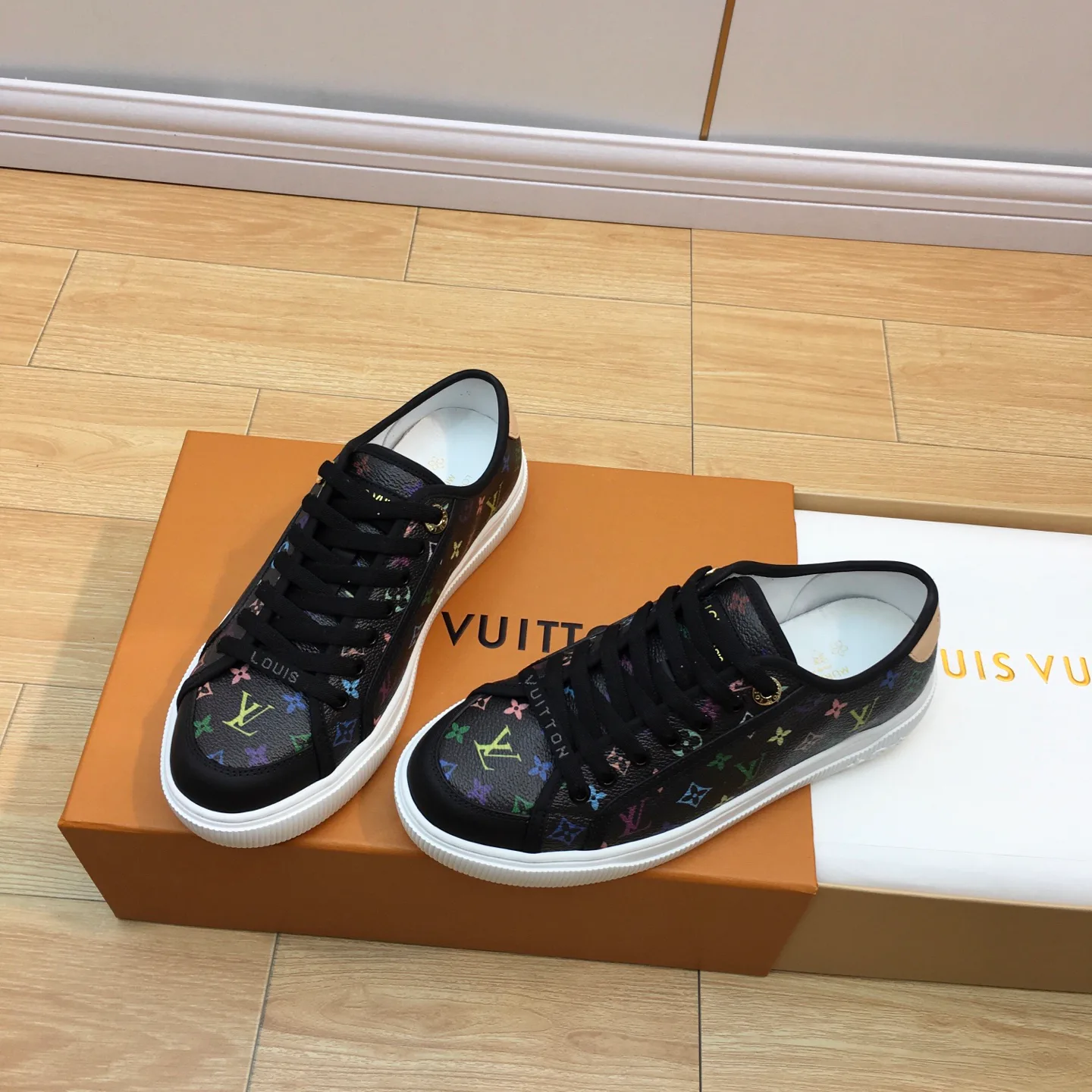 Кеды Женские Louis Vuitton 2300157
