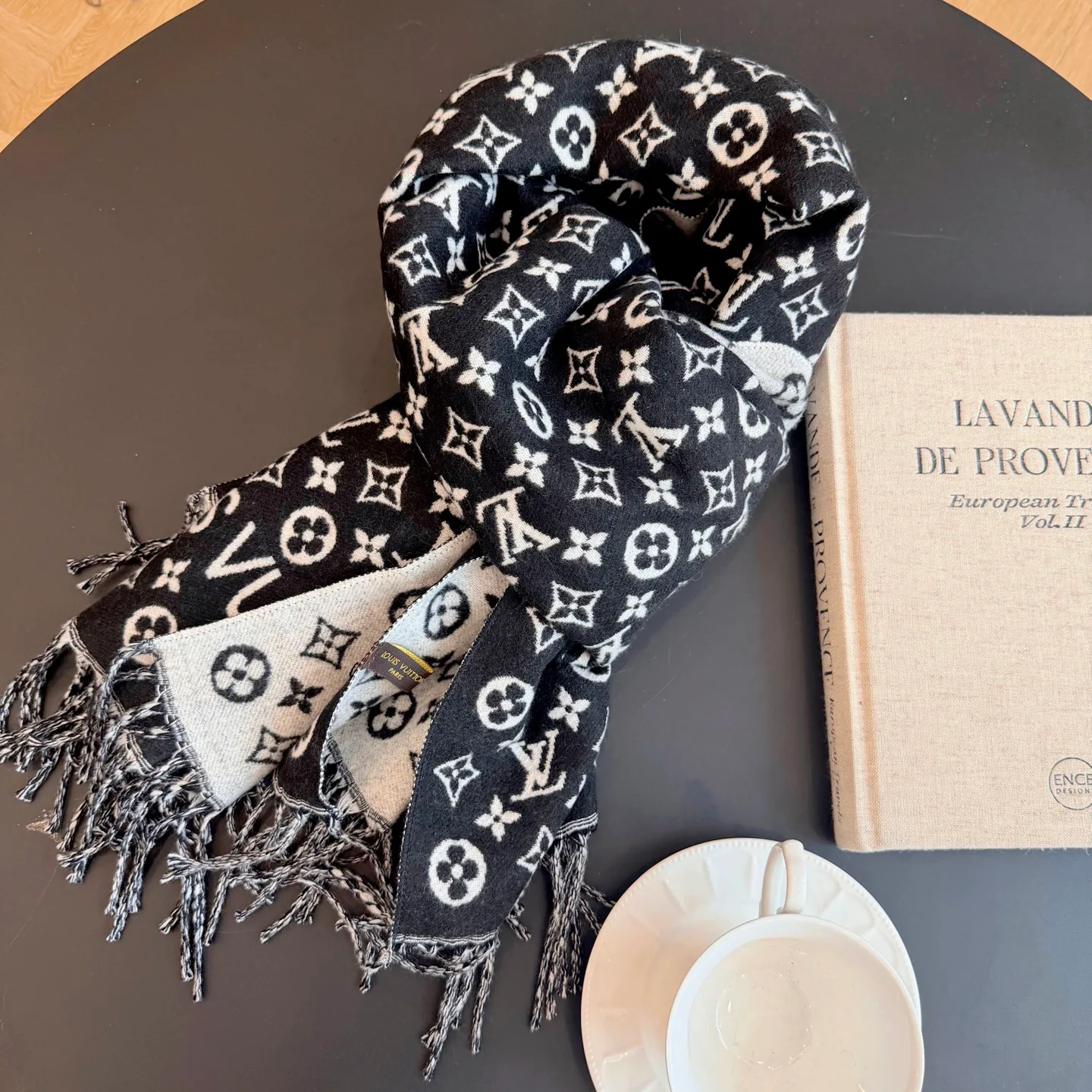Шарфы Louis Vuitton 18105495