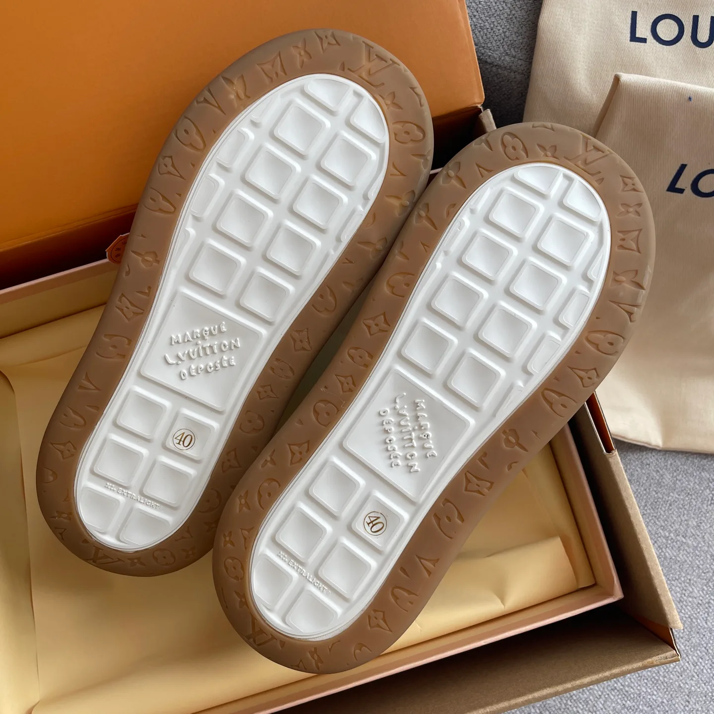 Кроссовки Женские Louis Vuitton 17511526