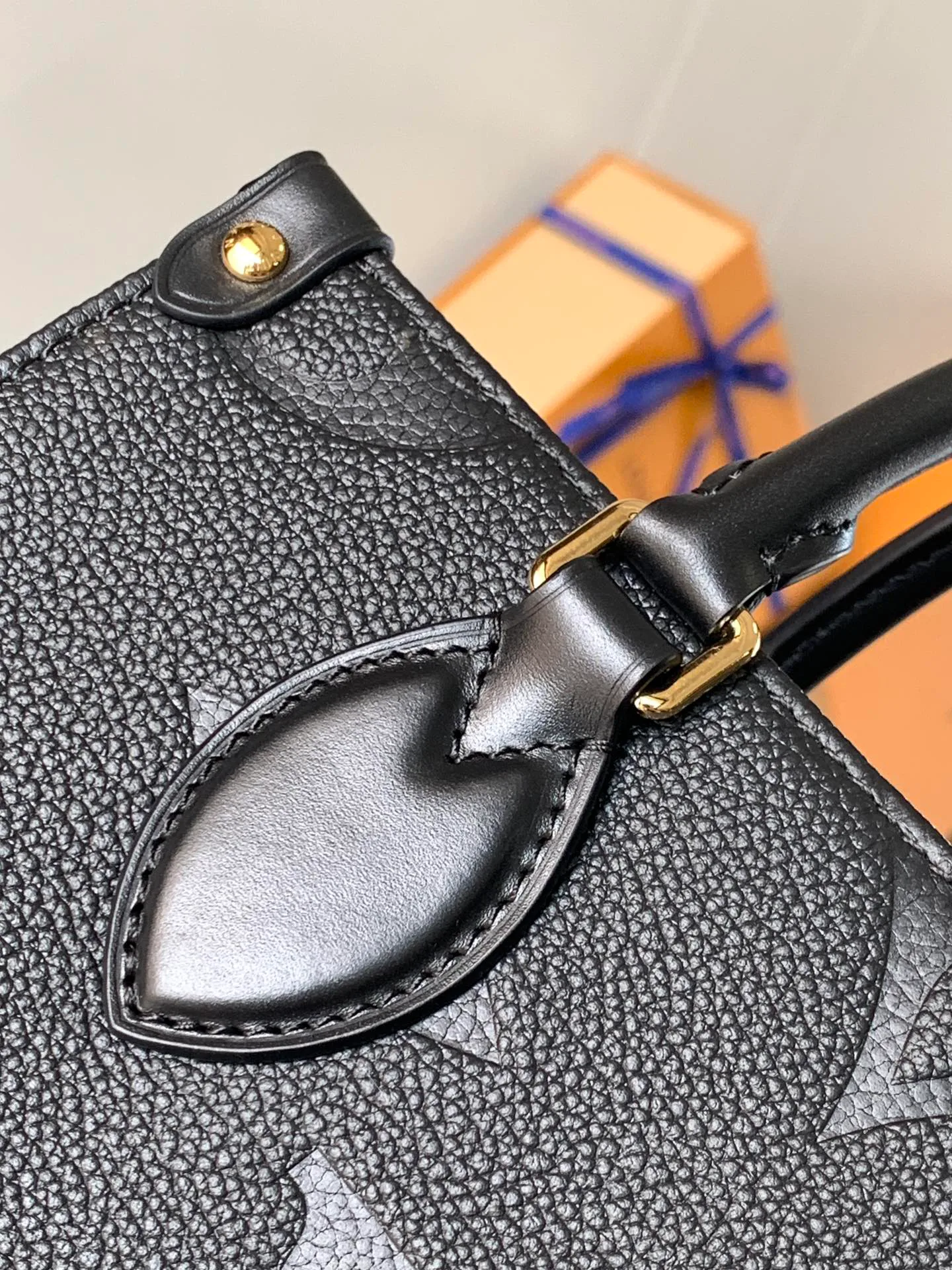 Классические Сумки Женские Louis Vuitton 18148122