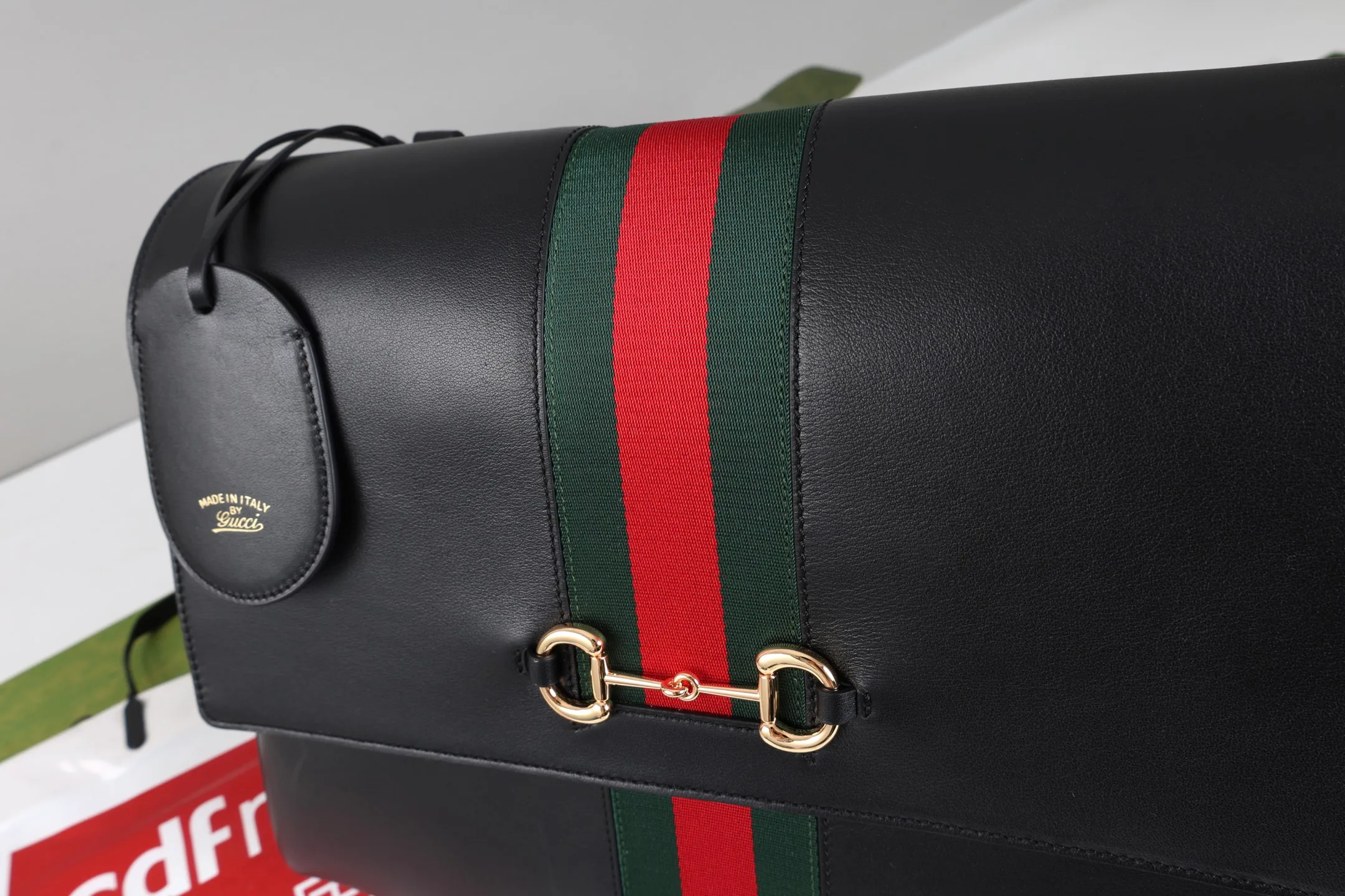Классические Сумки Женские Gucci 18250588
