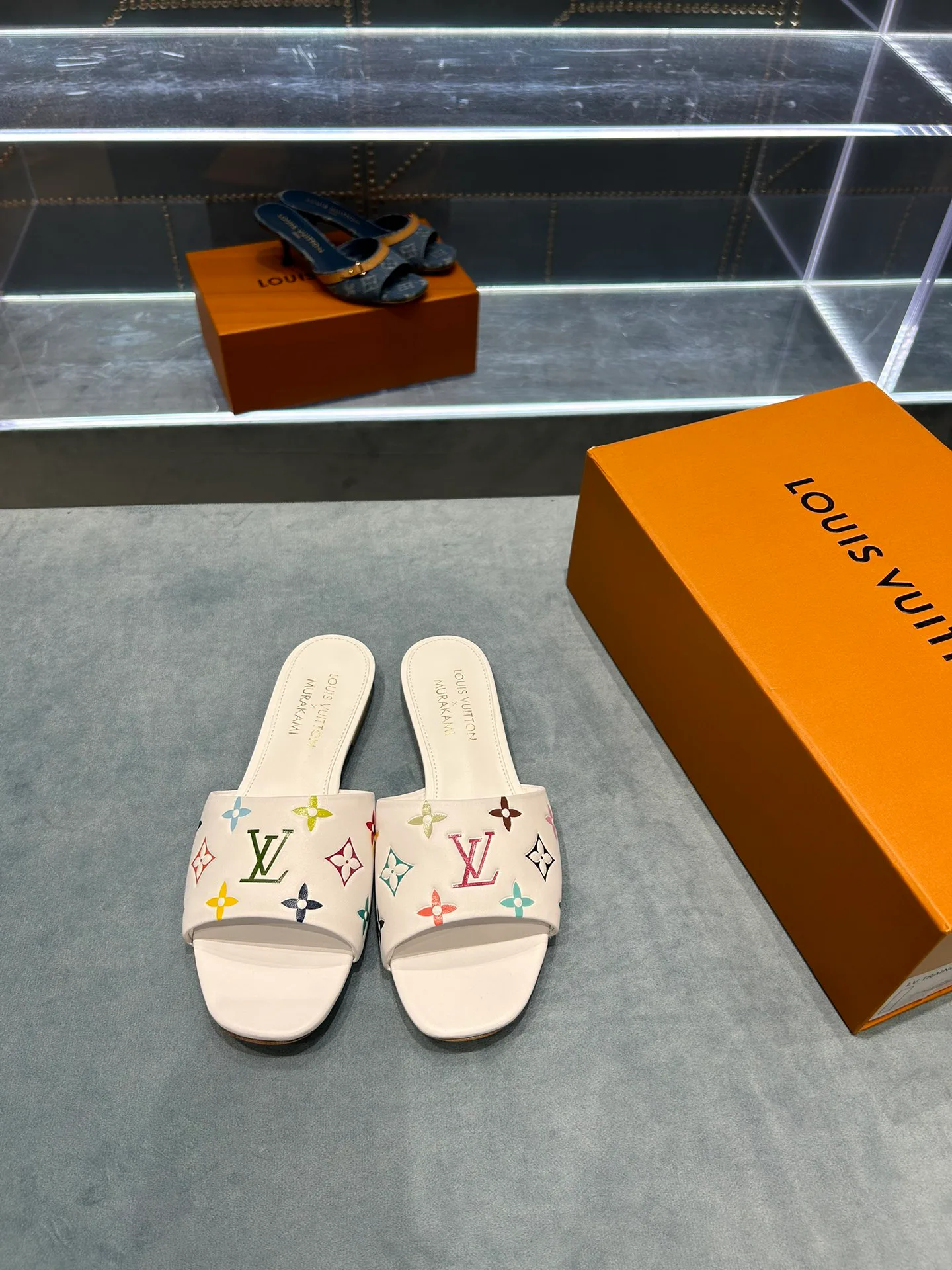 Шлепанцы Женские Louis Vuitton 21132