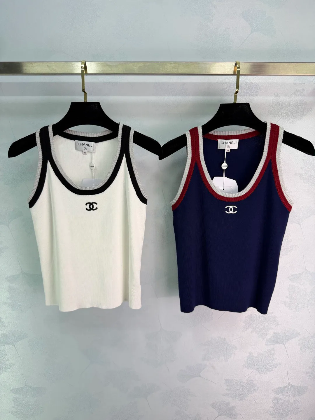 Жилеты Женские Chanel 11536135