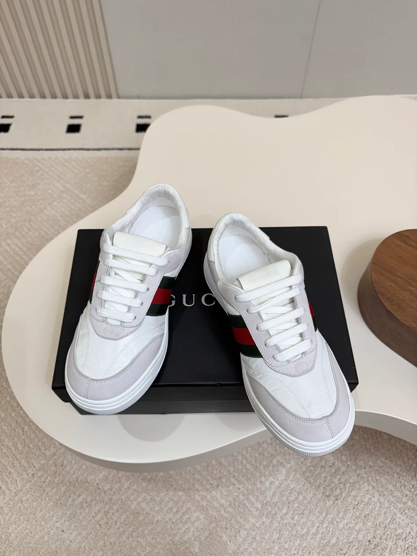 Кроссовки Женские Gucci 18011331
