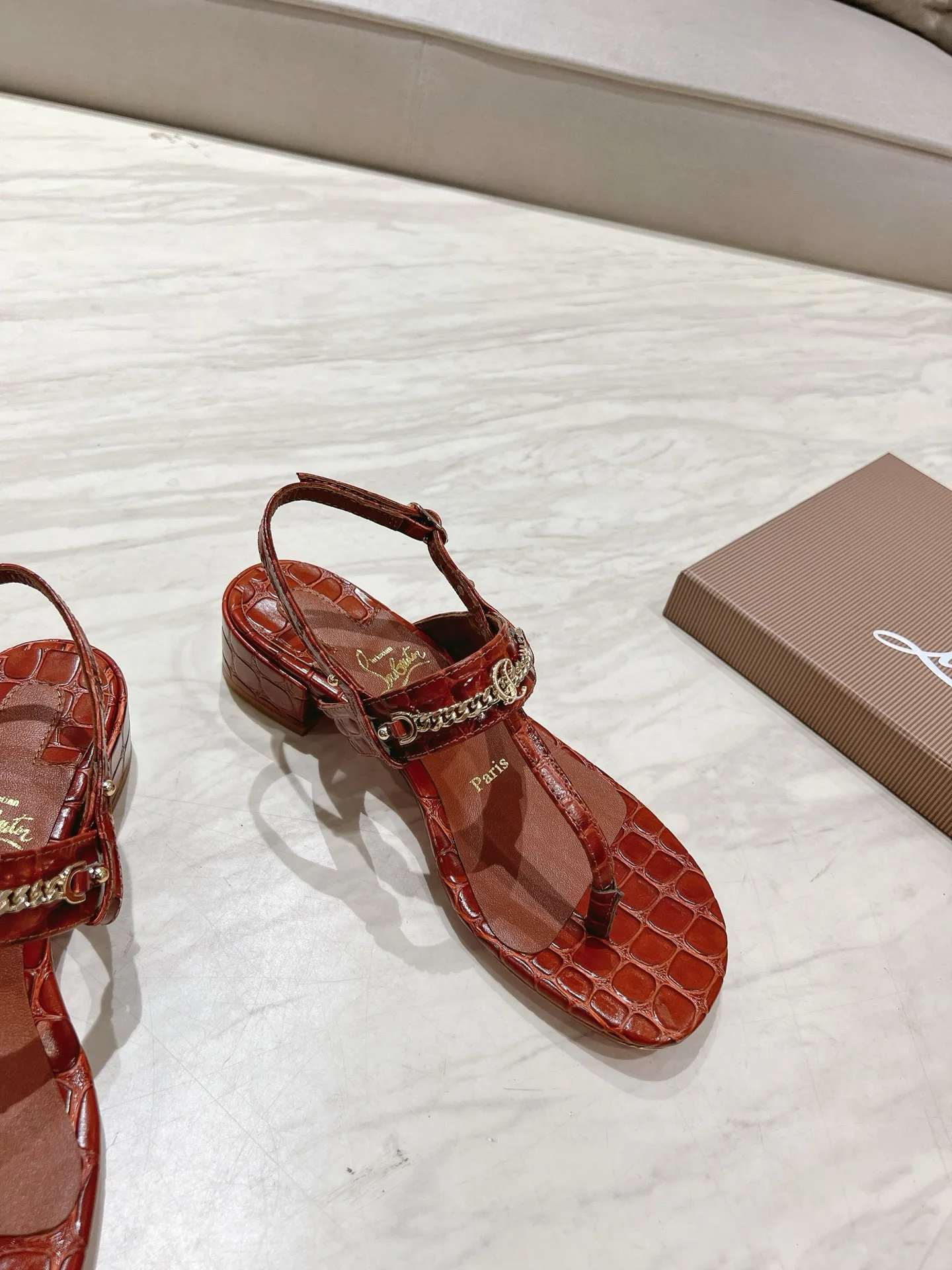 Сандалии Женские Christian Louboutin 20424