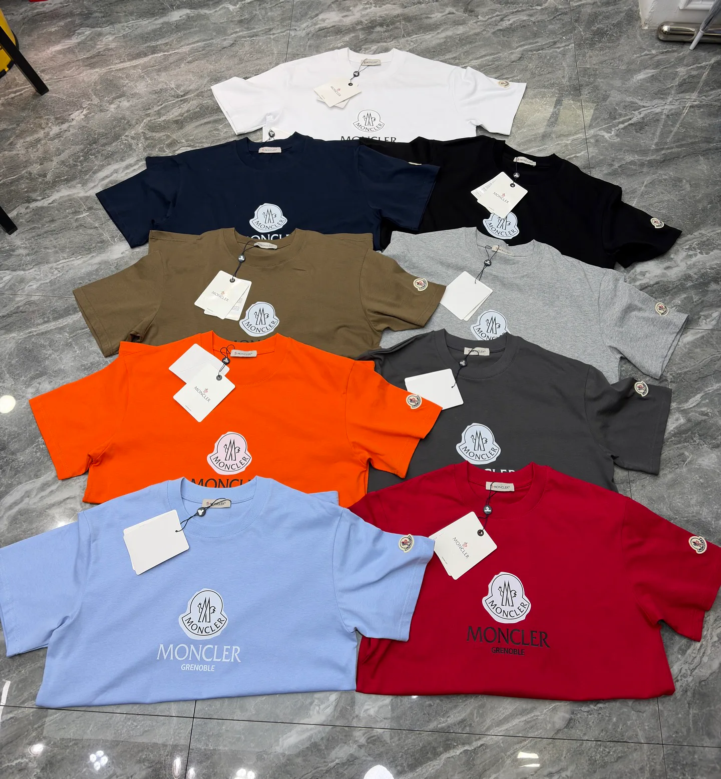 Футболки Женские Moncler 11424380