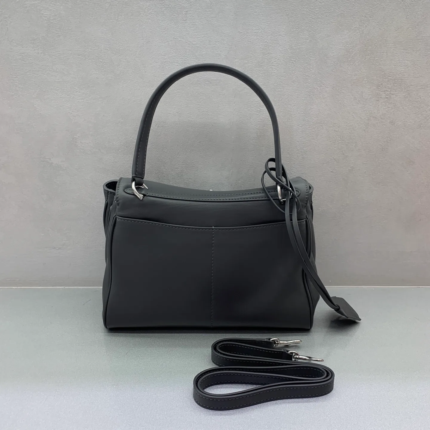 Классические Сумки Женские Balenciaga 18136510