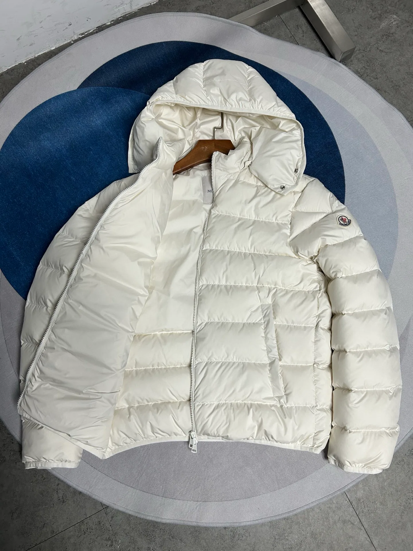 Куртки И Пуховики Женские Moncler 19202366