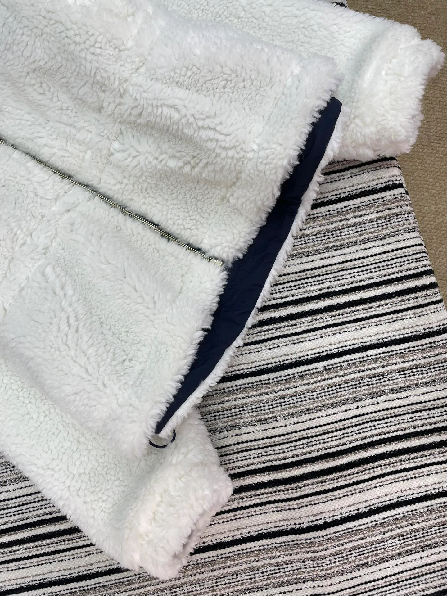 Куртки И Пуховики Женские Louis Vuitton 882550