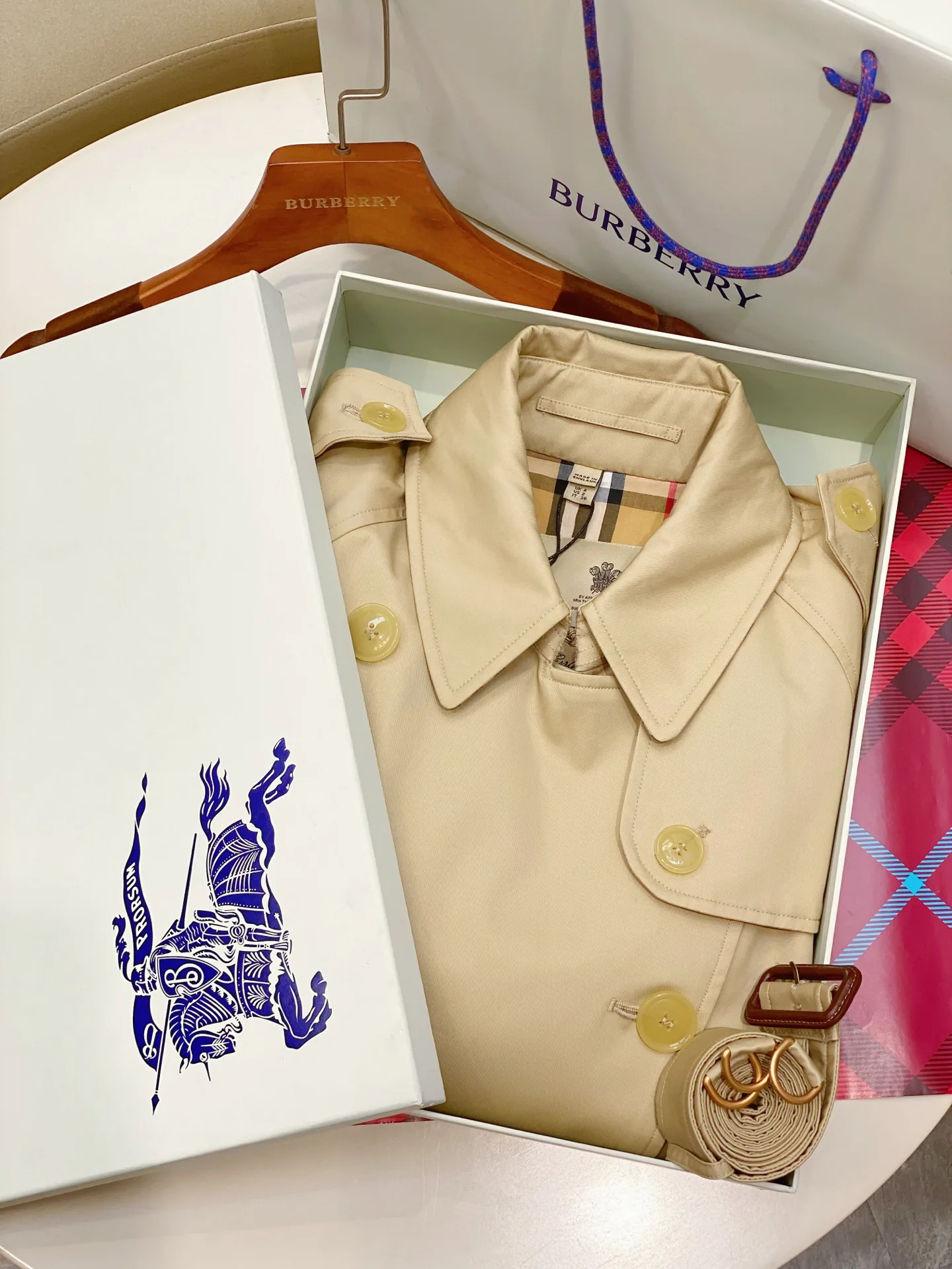 Тренчи Женские Burberry 18141576