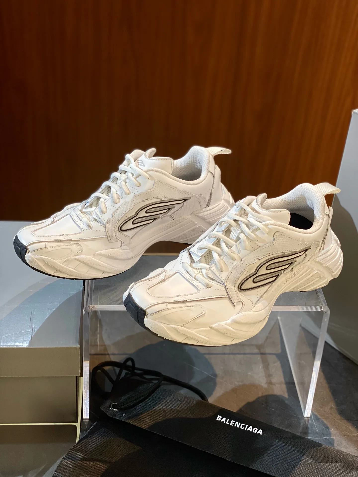 Кроссовки Женские Balenciaga 17849