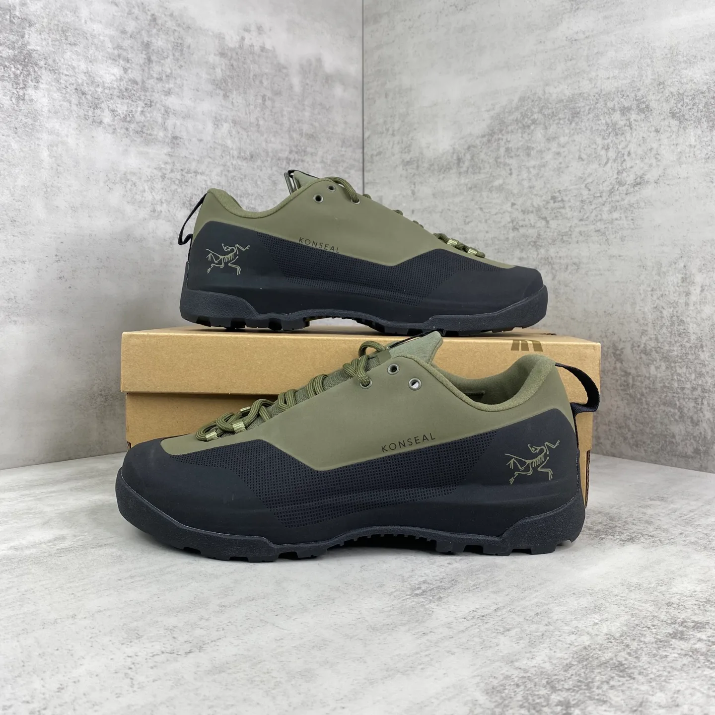 Кроссовки Мужские Arcteryx 17819885