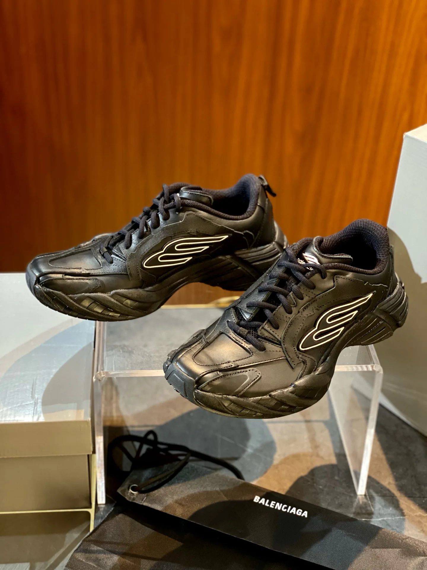 Кроссовки Женские Balenciaga 17849