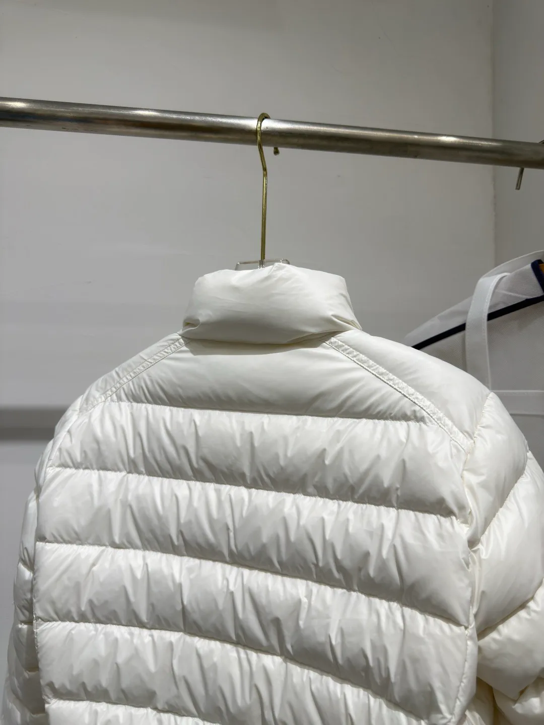 Куртки И Пуховики Женские Moncler 18690107