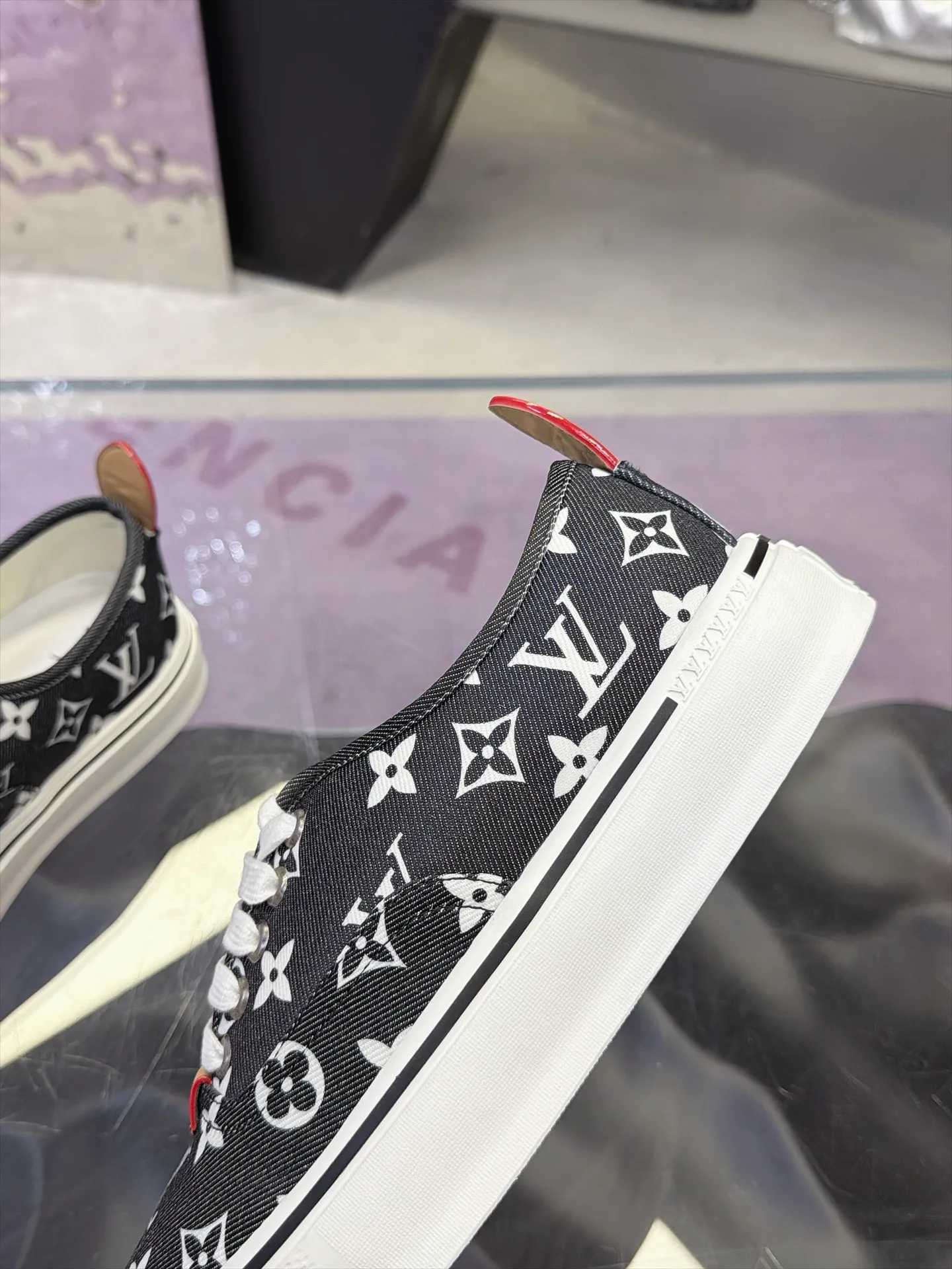 Кроссовки Мужские Louis Vuitton 17930908
