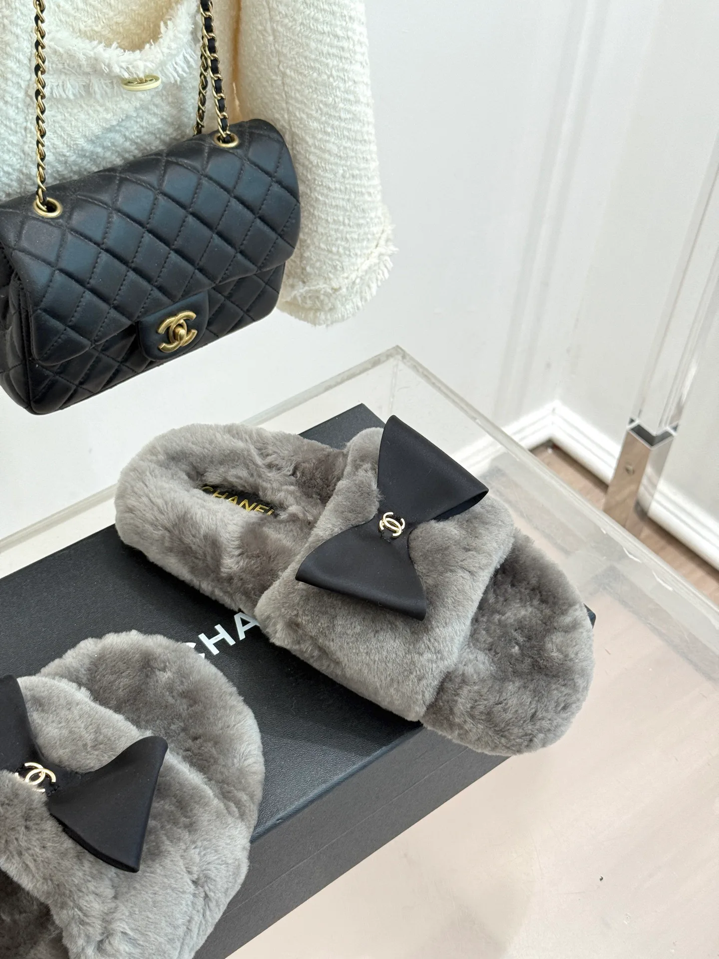 Тапочки Женские Chanel 18703387