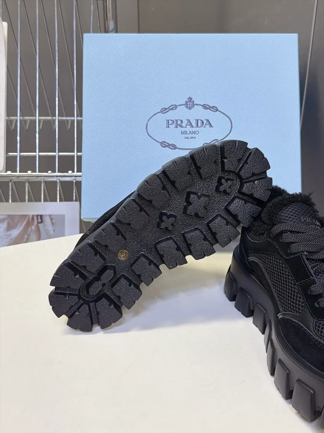 Кроссовки Женские Prada 19190086