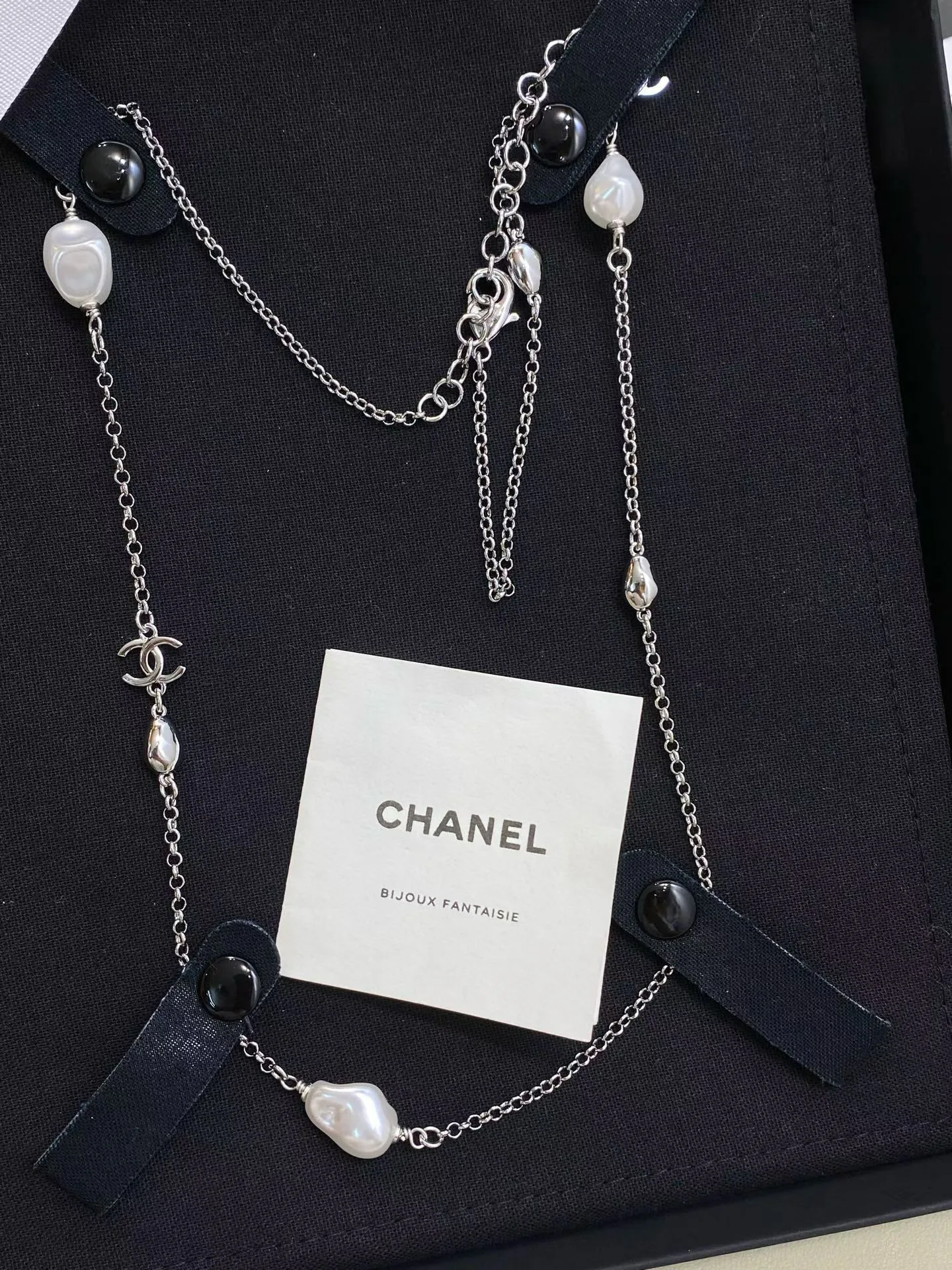 Бижутерия Chanel 18351216