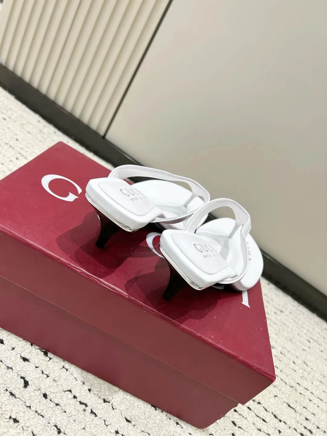 Шлепанцы Женские Gucci 17637844
