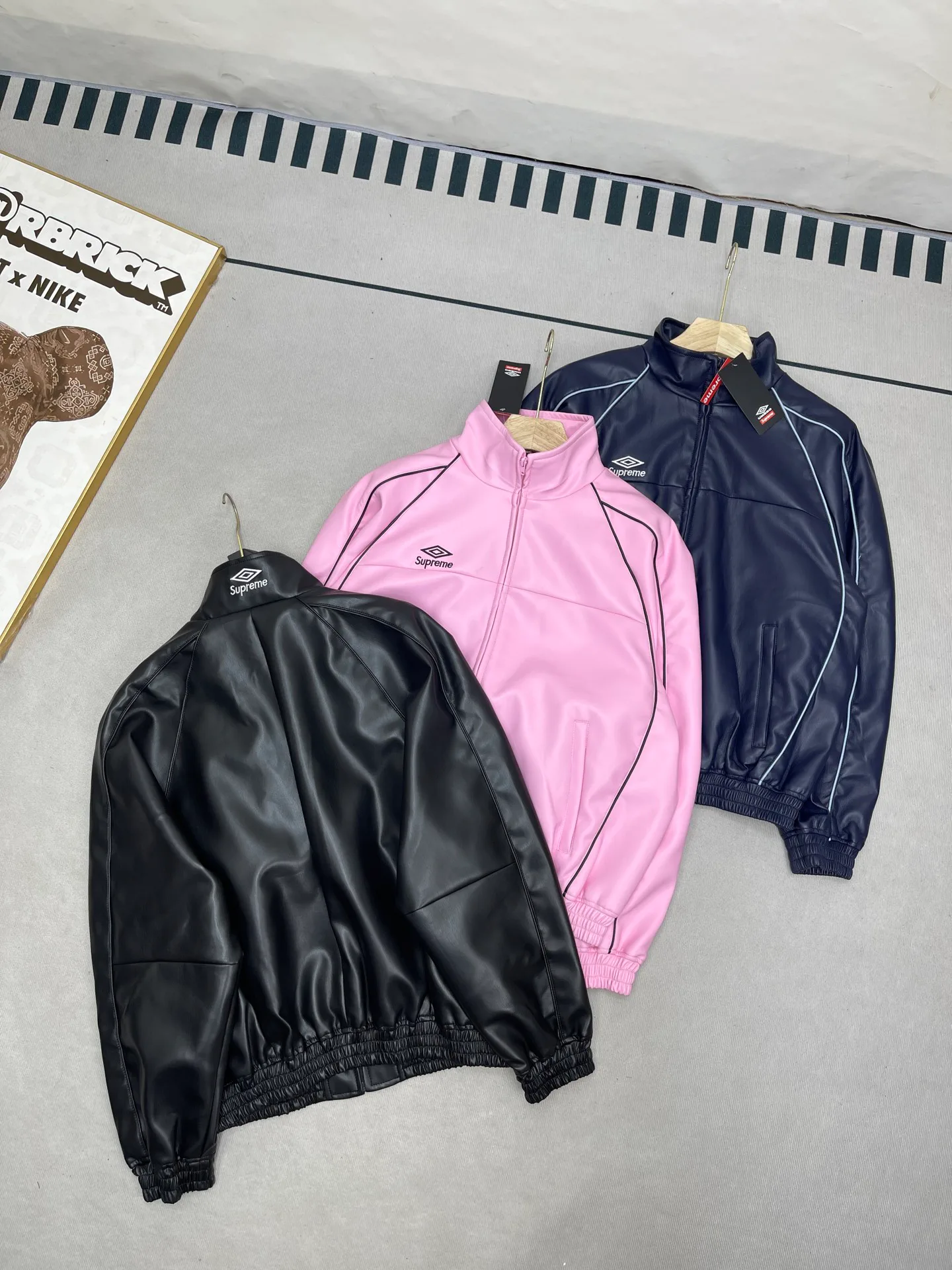 Кожаные Куртки И Дублёнки Женские Supreme 10542428