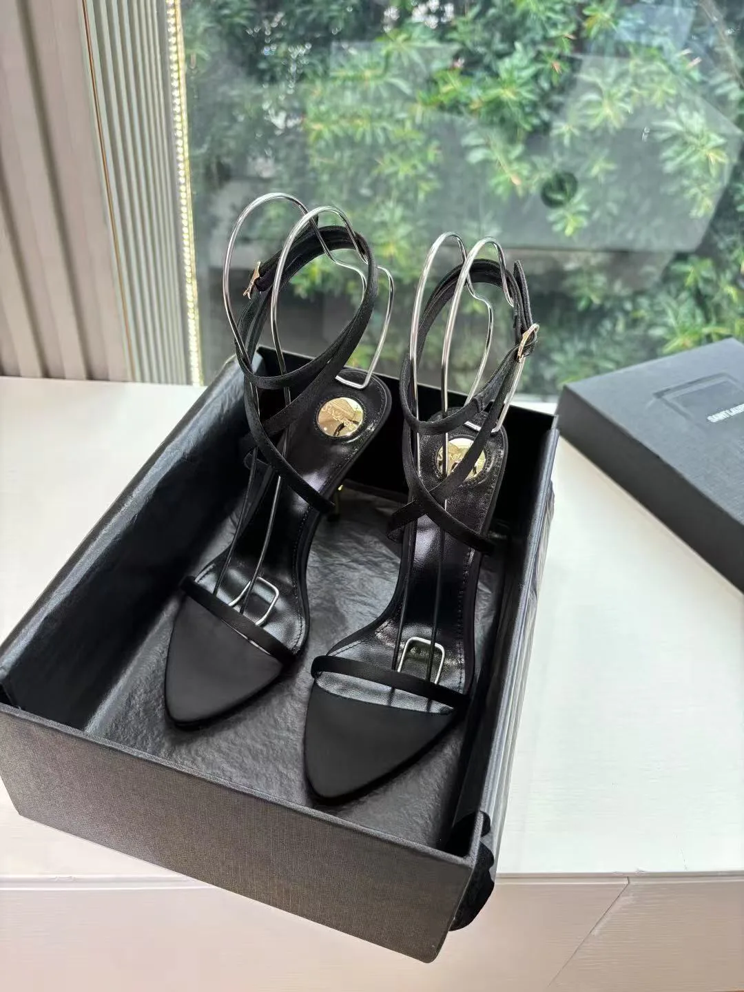 Босоножки Женские Saint Laurent 11660355