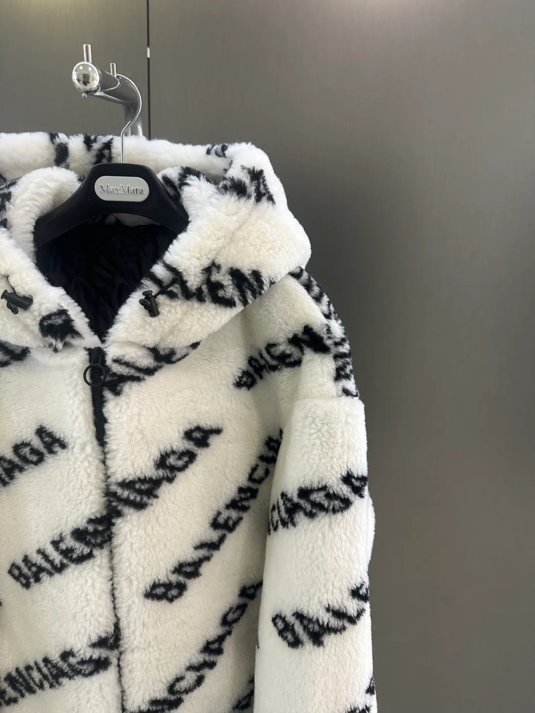 Куртки И Пуховики Женские Balenciaga 907376